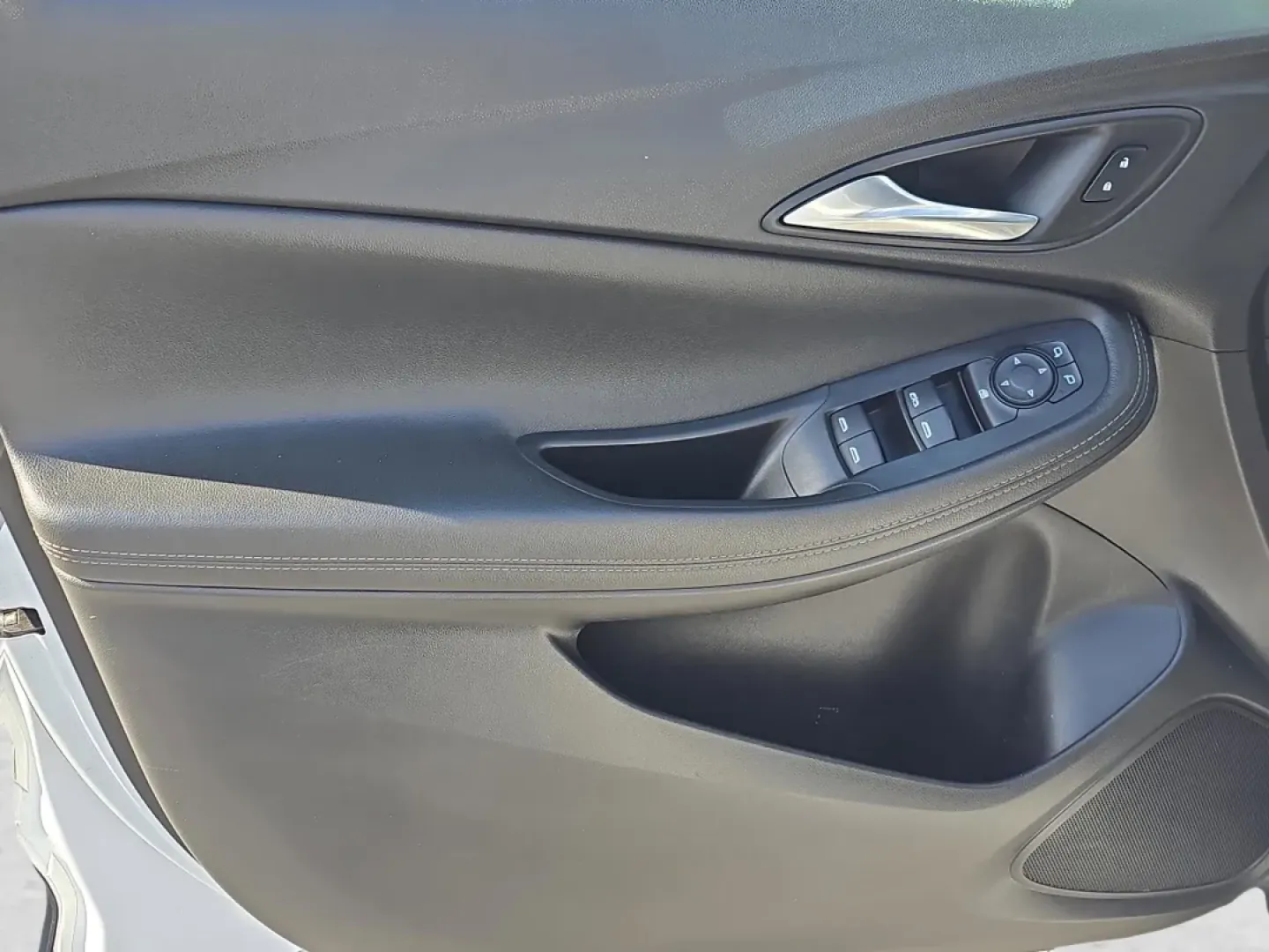 2020 /Ebony with Ebony interior accents Buick Encore GX Preferred (KL4MMBS29LB) with an Other engine, located at 1430 Gateway Drive, Opelika, AL, 36801, (334) 239-0944, 32.637871, -85.409790 - ### Discover Your Next Adventure with the 2020 Buick Encore GX<br /> <br /> Are you ready to elevate your daily commute or embark on weekend adventures? The 2020 Buick Encore GX is the perfect blend of style, comfort, and functionality, making it an ideal choice for both the busy professional and th - Photo#9