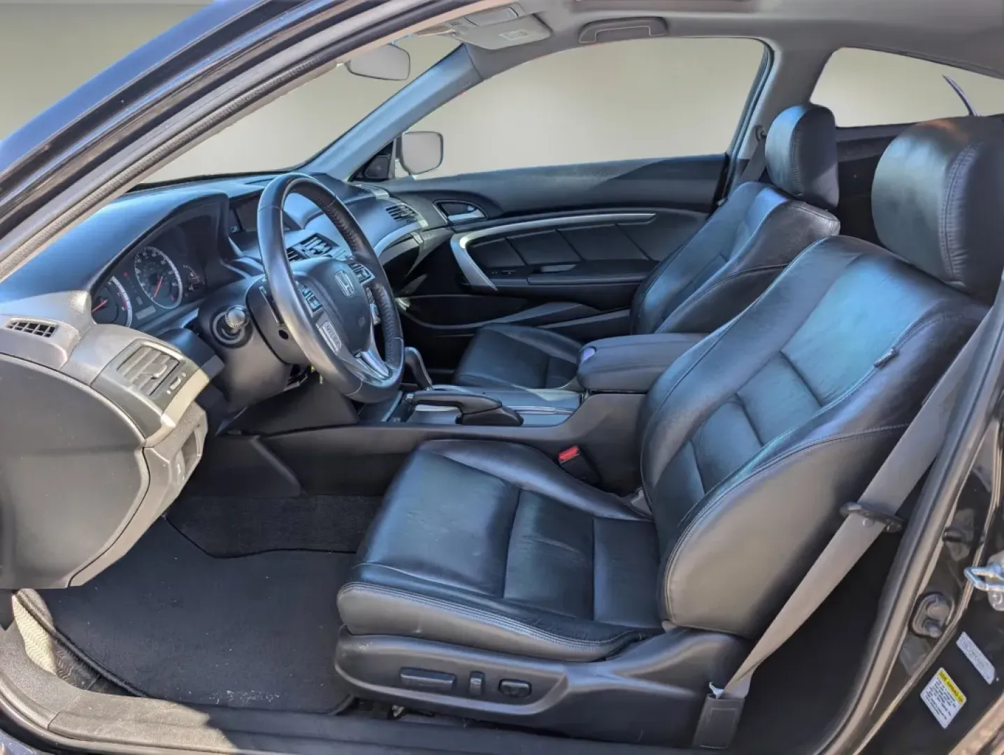 2012 Honda Accord Cpe EX-L (1HGCS2B89CA) with an Other engine, located at 1430 Gateway Drive, Opelika, AL, 36801, (334) 239-0944, 32.637871, -85.409790 - **Experience the Road Like Never Before with the 2012 Honda Accord EX-L Coupe!**<br /> <br /> For those seeking a stylish and reliable vehicle that balances performance and comfort, look no further than the 2012 Honda Accord EX-L Coupe available at Gils Auto in Phenix City, AL. This stunning black c - Photo#8