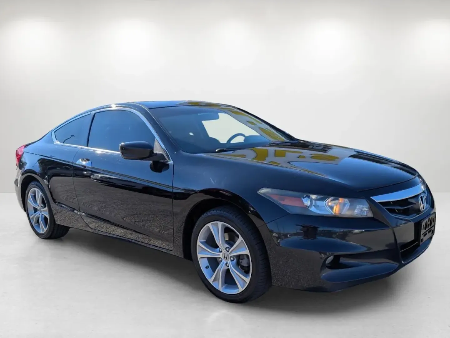 2012 Honda Accord Cpe EX-L (1HGCS2B89CA) with an Other engine, located at 521 Old Farm Lane Rd, Prattville, AL, 36066, (334) 325-1505, 32.482460, -86.416367 - **Experience the Road Like Never Before with the 2012 Honda Accord EX-L Coupe!**<br /> <br /> For those seeking a stylish and reliable vehicle that balances performance and comfort, look no further than the 2012 Honda Accord EX-L Coupe available at Gils Auto in Phenix City, AL. This stunning black c - Photo#2