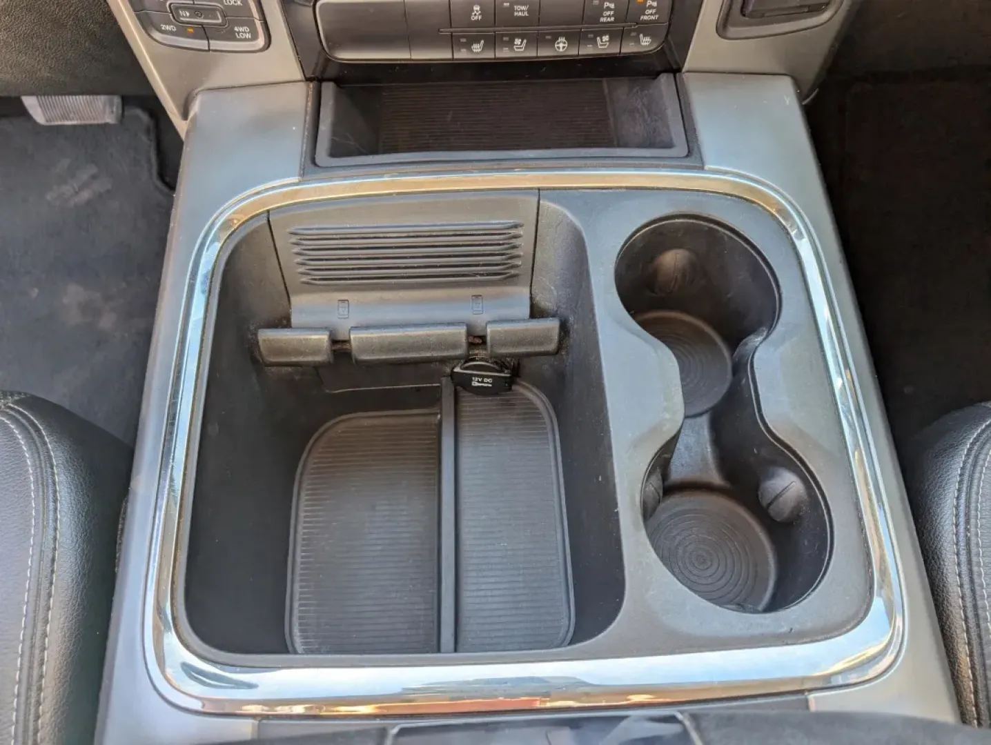 2017 /Black Ram 1500 Night (1C6RR7MT7HS) with an Other engine, located at 3959 U.S. 80 W, Phenix City, AL, 36870, (334) 297-4885, 32.469296, -85.135185 - Discover the perfect blend of power, style, and versatility with this stunning 2017 Ram 1500 Night Edition, ideal for both work and play. Whether you're hauling gear for a weekend adventure or navigating the daily commute, this truck is designed to elevate your lifestyle. With its robust 4WD capabil - Photo#13