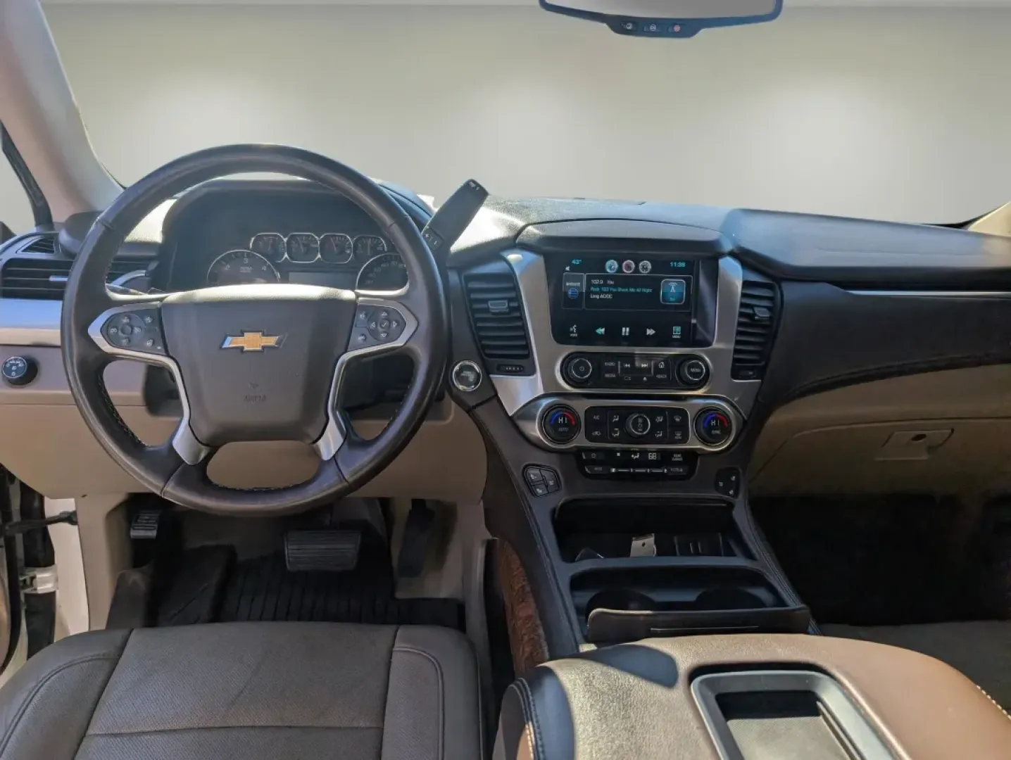 2015 /Cocoa/Dune Chevrolet Suburban LTZ (1GNSCKKC6FR) with an Other engine, located at 5115 14th Ave., Columbus, GA, 31904, (706) 323-0345, 32.511494, -84.971046 - Discover a new dimension of family travel with this stunning **2015 Chevrolet Suburban LTZ**, available now at **Gils Auto** in beautiful **Phenix City, AL**. Designed for those who prioritize space, comfort, and technology, this SUV is perfect for growing families, weekend adventurers, or anyone wh - Photo#13