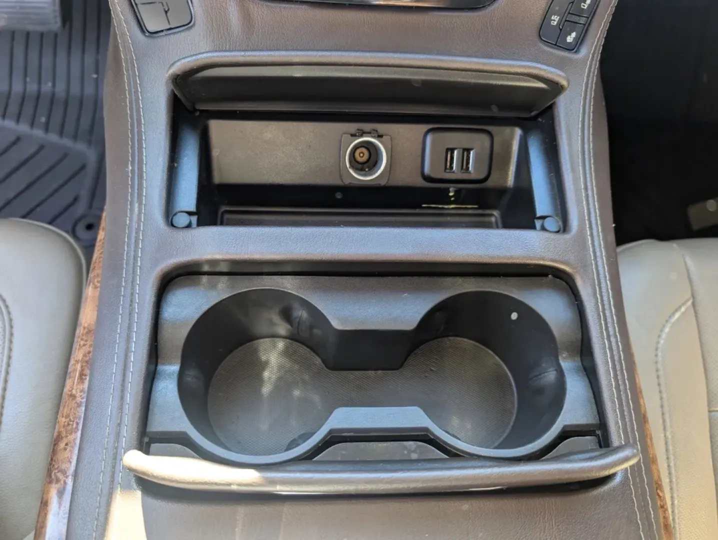 2015 /Cocoa/Dune Chevrolet Suburban LTZ (1GNSCKKC6FR) with an Other engine, located at 5115 14th Ave., Columbus, GA, 31904, (706) 323-0345, 32.511494, -84.971046 - Discover a new dimension of family travel with this stunning **2015 Chevrolet Suburban LTZ**, available now at **Gils Auto** in beautiful **Phenix City, AL**. Designed for those who prioritize space, comfort, and technology, this SUV is perfect for growing families, weekend adventurers, or anyone wh - Photo#14