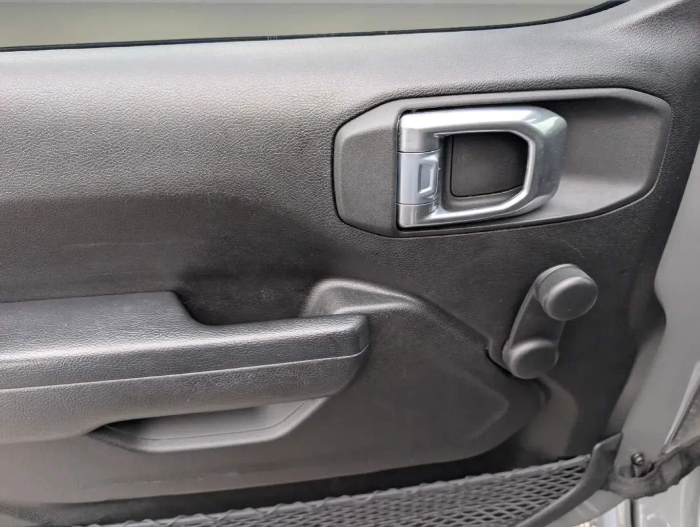 2022 /Black Jeep Wrangler Unlimited Sport (1C4HJXDN6NW) with an Other engine, located at 3959 U.S. 80 W, Phenix City, AL, 36870, (334) 297-4885, 32.469296, -85.135185 - Experience the thrill of adventure with this stunning 2022 Jeep Wrangler Unlimited Sport, a vehicle designed for those who crave the open road and the freedom of exploration. Whether you're a weekend warrior seeking off-road escapades or a daily commuter looking for reliability and style, this Jeep - Photo#8