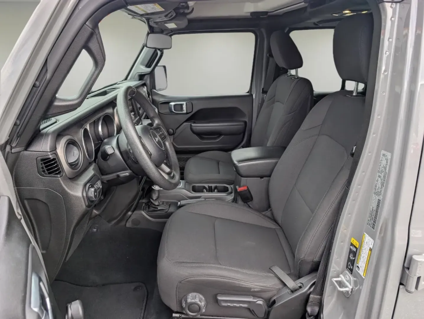 2022 /Black Jeep Wrangler Unlimited Sport (1C4HJXDN6NW) with an Other engine, located at 3959 U.S. 80 W, Phenix City, AL, 36870, (334) 297-4885, 32.469296, -85.135185 - Experience the thrill of adventure with this stunning 2022 Jeep Wrangler Unlimited Sport, a vehicle designed for those who crave the open road and the freedom of exploration. Whether you're a weekend warrior seeking off-road escapades or a daily commuter looking for reliability and style, this Jeep - Photo#9