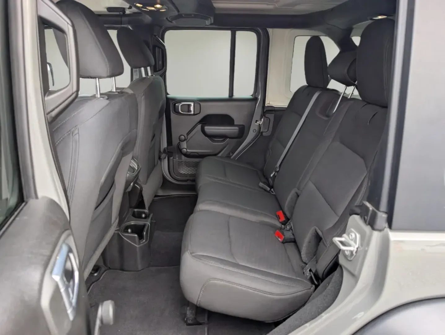 2022 /Black Jeep Wrangler Unlimited Sport (1C4HJXDN6NW) with an Other engine, located at 3959 U.S. 80 W, Phenix City, AL, 36870, (334) 297-4885, 32.469296, -85.135185 - Experience the thrill of adventure with this stunning 2022 Jeep Wrangler Unlimited Sport, a vehicle designed for those who crave the open road and the freedom of exploration. Whether you're a weekend warrior seeking off-road escapades or a daily commuter looking for reliability and style, this Jeep - Photo#10