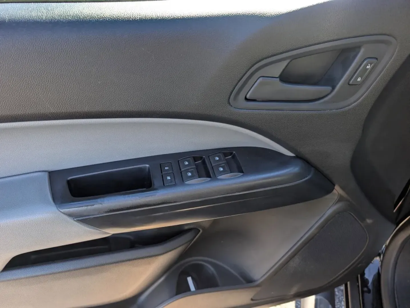 2017 /Jet Black/Dark Ash GMC Canyon 2WD (1GTG5BEA6H1) with an Other engine, located at 1430 Gateway Drive, Opelika, AL, 36801, (334) 239-0944, 32.637871, -85.409790 - **Discover the Perfect Blend of Style and Utility with the 2017 GMC Canyon at Gils Auto in Phenix City, AL!**<br /> <br /> Are you in the market for a versatile pickup that fits seamlessly into your lifestyle? Whether you're a growing family needing space for weekend adventures, a commuter seeking a - Photo#8