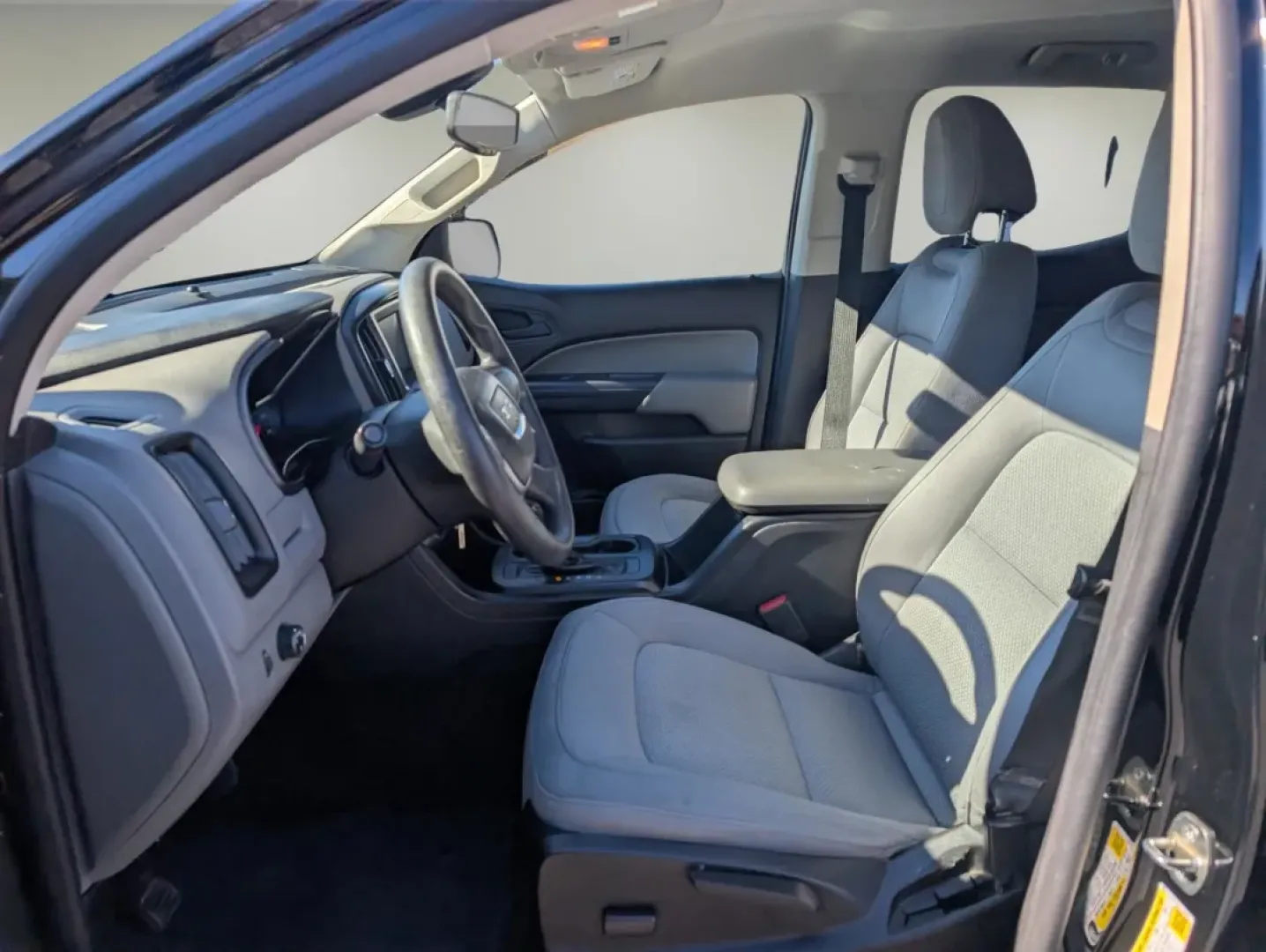 2017 /Jet Black/Dark Ash GMC Canyon 2WD (1GTG5BEA6H1) with an Other engine, located at 1430 Gateway Drive, Opelika, AL, 36801, (334) 239-0944, 32.637871, -85.409790 - **Discover the Perfect Blend of Style and Utility with the 2017 GMC Canyon at Gils Auto in Phenix City, AL!**<br /> <br /> Are you in the market for a versatile pickup that fits seamlessly into your lifestyle? Whether you're a growing family needing space for weekend adventures, a commuter seeking a - Photo#9