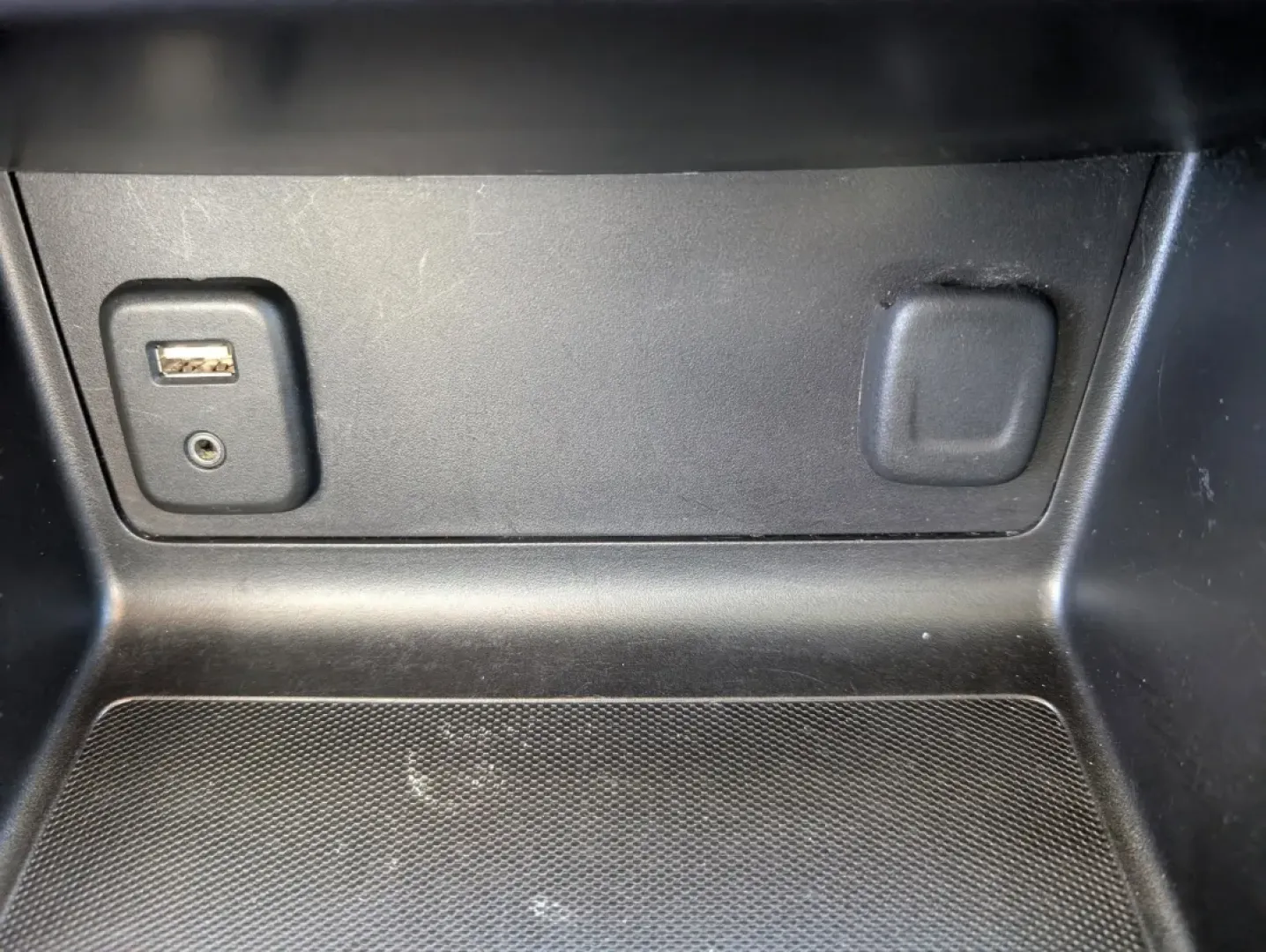 2017 /Jet Black/Dark Ash GMC Canyon 2WD (1GTG5BEA6H1) with an Other engine, located at 3959 U.S. 80 W, Phenix City, AL, 36870, (334) 297-4885, 32.469296, -85.135185 - **Discover the Perfect Blend of Style and Utility with the 2017 GMC Canyon at Gils Auto in Phenix City, AL!**<br /> <br /> Are you in the market for a versatile pickup that fits seamlessly into your lifestyle? Whether you're a growing family needing space for weekend adventures, a commuter seeking a - Photo#12