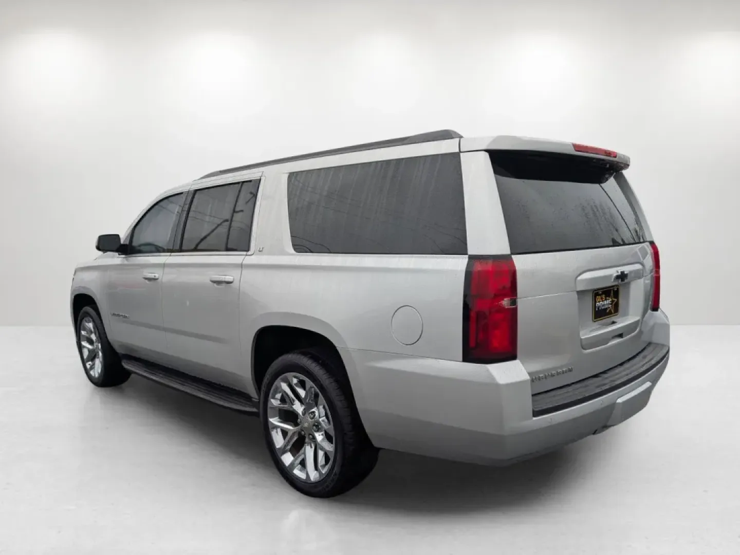 2018 /Jet Black/Dark Ash Chevrolet Suburban LT (1GNSCHKC0JR) with an Other engine, located at 3959 U.S. 80 W, Phenix City, AL, 36870, (334) 297-4885, 32.469296, -85.135185 - Introducing the perfect vehicle for families on the go, weekend adventurers, or anyone seeking the ultimate blend of style and functionality: the 2018 Chevrolet Suburban LT! With room for up to eight passengers, this versatile SUV is designed to accommodate your lifestyle, whether you're navigating - Photo#7