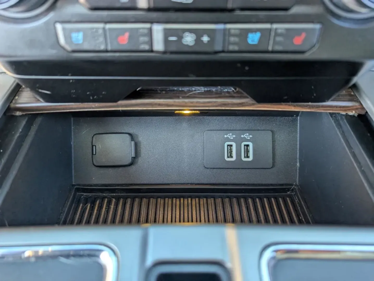 2016 Ford F-150 Lariat (1FTEW1EG7GF) with an Other engine, located at 5115 14th Ave., Columbus, GA, 31904, (706) 323-0345, 32.511494, -84.971046 - Experience the thrill of adventure with the 2016 Ford F-150, available now at Gils Auto in Phenix City, AL! This robust and versatile pickup truck is perfect for weekend adventures or everyday errands. Whether you're hauling gear for a family camping trip or navigating your daily commute, the F-150' - Photo#14