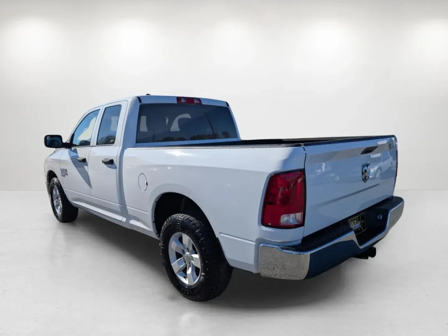 2022 /Diesel Gray/Black Ram 1500 Tradesman (1C6RR6FG3NS) with an Other engine, located at 7000 Northlake Connector, Columbus, GA, 31904, (706) 987-8085, 32.524975, -84.978134 - **Experience Adventure and Versatility with the 2022 Ram 1500 Tradesman at Gils Auto Your Trusted Buy Here Pay Here Dealership in Phenix City, AL!**<br /> <br /> If you're looking for a reliable truck that can handle your daily commutes, weekend getaways, or even the demands of a growing family, th - Photo#6