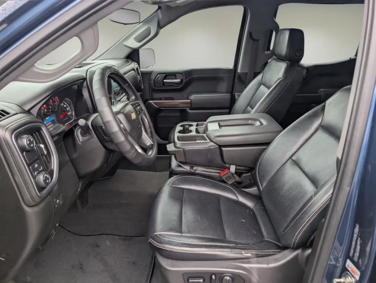 2019 /Jet Black Chevrolet Silverado 1500 LT (1GCPWCEDXKZ) with an Other engine, located at 1430 Gateway Drive, Opelika, AL, 36801, (334) 239-0944, 32.637871, -85.409790 - **Explore New Adventures with the 2019 Chevrolet Silverado 1500 LT at Gils Auto in Phenix City, AL!**<br /> <br /> If you're looking to elevate your lifestyle with a robust and versatile pickup, look no further than the 2019 Chevrolet Silverado 1500 LT. Whether you're commuting to work, heading out - Photo#10