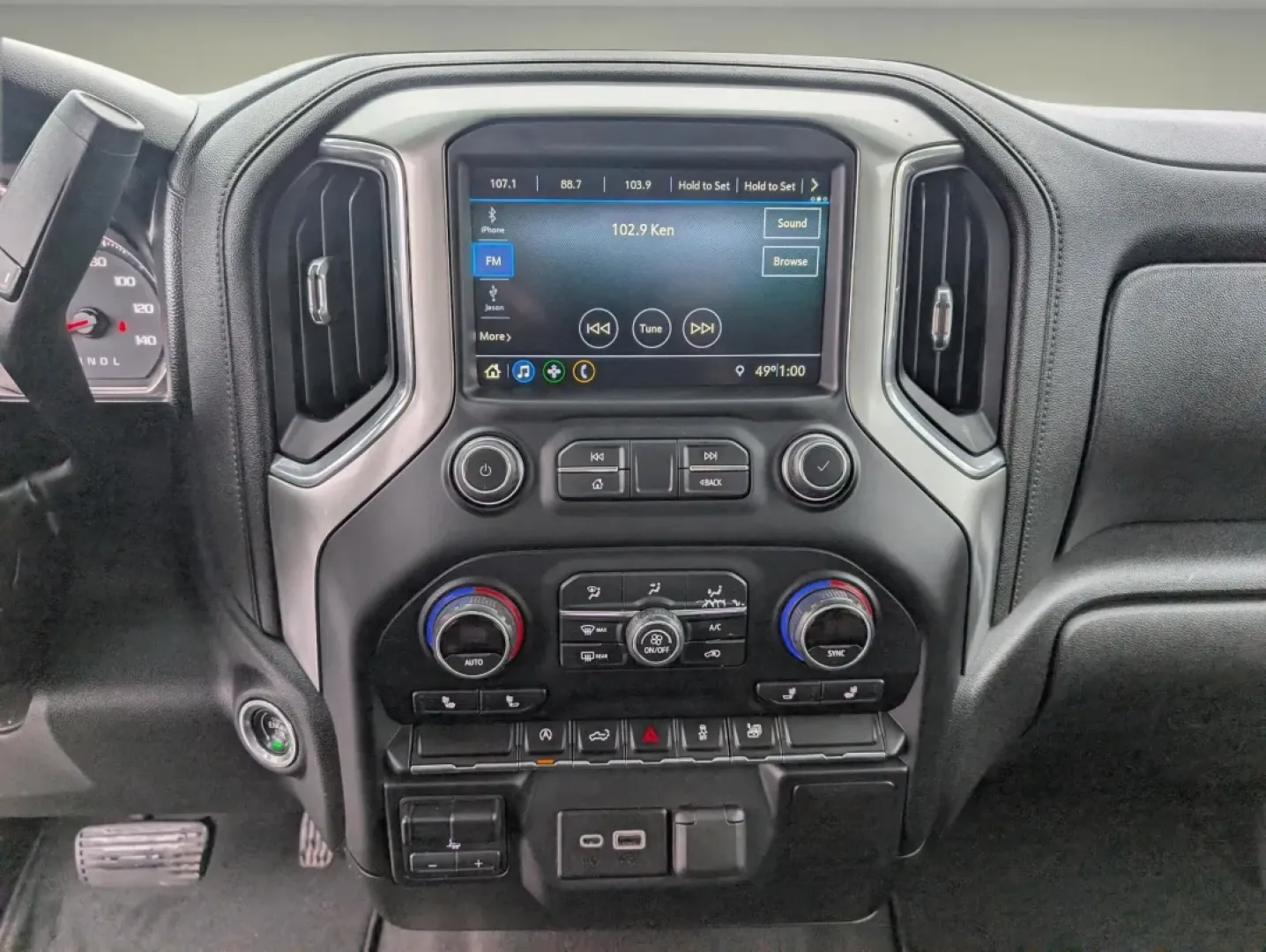 2019 /Jet Black Chevrolet Silverado 1500 LT (1GCPWCEDXKZ) with an Other engine, located at 1430 Gateway Drive, Opelika, AL, 36801, (334) 239-0944, 32.637871, -85.409790 - **Explore New Adventures with the 2019 Chevrolet Silverado 1500 LT at Gils Auto in Phenix City, AL!**<br /> <br /> If you're looking to elevate your lifestyle with a robust and versatile pickup, look no further than the 2019 Chevrolet Silverado 1500 LT. Whether you're commuting to work, heading out - Photo#13