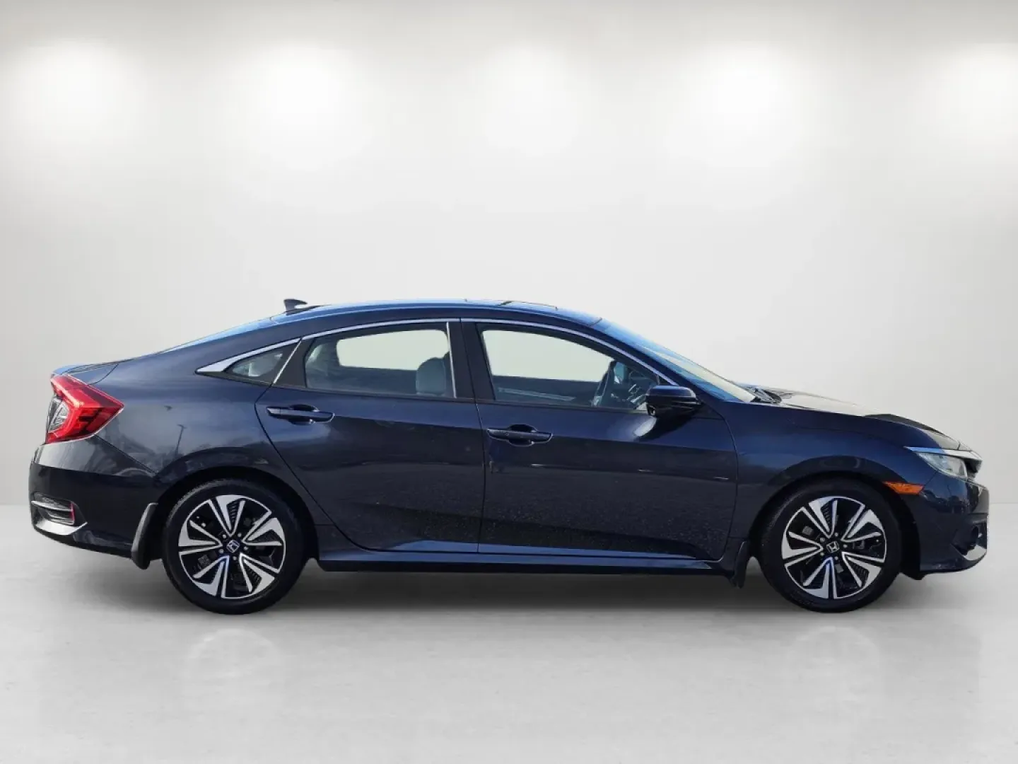 2016 Honda Civic Sedan EX-T (19XFC1F33GE) with an Other engine, located at 5115 14th Ave., Columbus, GA, 31904, (706) 323-0345, 32.511494, -84.971046 - **Embrace Adventure in a 2016 Honda Civic Sedan EX-T Perfect for Road Trips and Daily Commutes!**<br /> <br /> Are you ready to elevate your driving experience? Whether you're commuting to work, running errands around Phenix City, or planning a weekend getaway, the 2016 Honda Civic Sedan EX-T is th - Photo#3