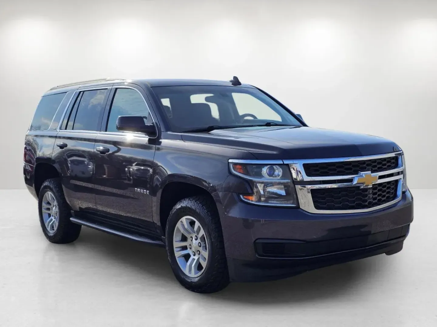 2016 /Jet Black Chevrolet Tahoe LS (1GNSCAKC4GR) with an Other engine, located at 5115 14th Ave., Columbus, GA, 31904, (706) 323-0345, 32.511494, -84.971046 - **Discover Your Next Adventure with the 2016 Chevrolet Tahoe LS at Gils Auto - Phenix City, AL!**<br /> <br /> Are you ready to elevate your family road trips or weekend getaways? The 2016 Chevrolet Tahoe LS is the perfect combination of spaciousness, comfort, and capability, making it an ideal choi - Photo#2