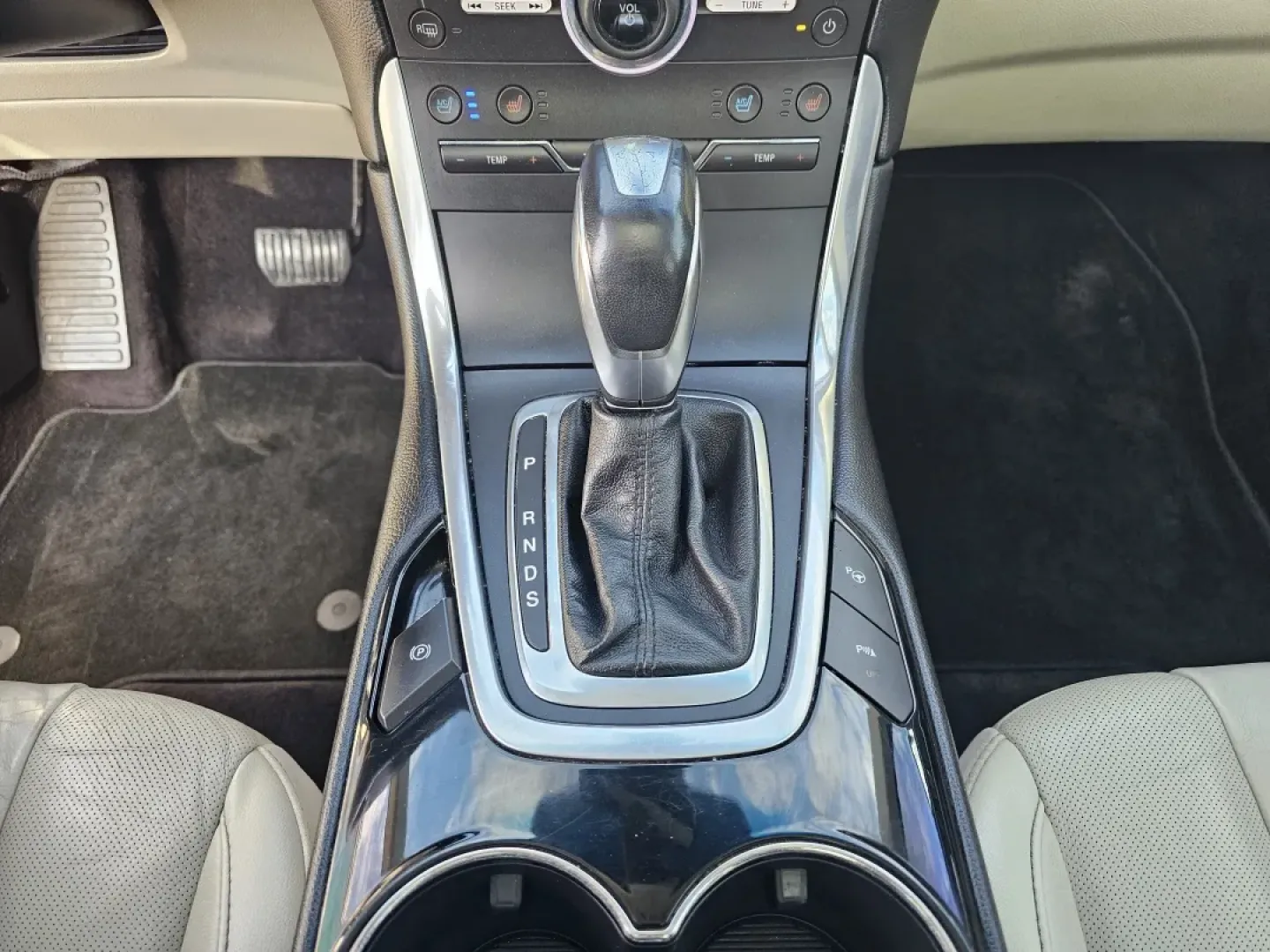 2016 Ford Edge Titanium (2FMPK3K88GB) with an Other engine, located at 521 Old Farm Lane Rd, Prattville, AL, 36066, (334) 325-1505, 32.482460, -86.416367 - ### Elevate Your Everyday with the 2016 Ford Edge Titanium at Gils Auto - Phenix City<br /> <br /> Are you in the market for a versatile SUV that caters to your family's needs, makes daily commutes a breeze, and is ready for weekend adventures? Look no further than this stunning 2016 Ford Edge Titan - Photo#12