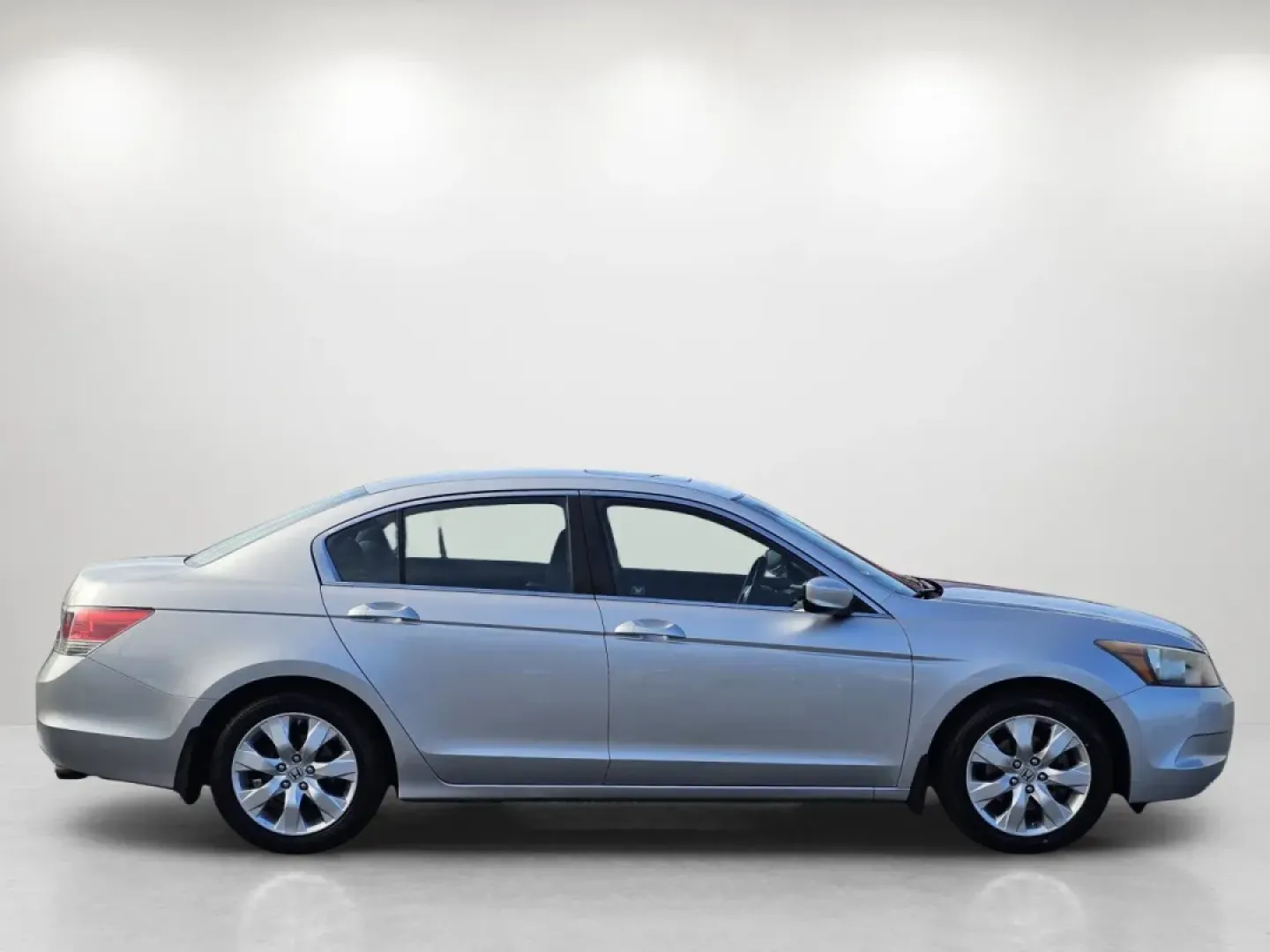 2010 Honda Accord Sdn EX (1HGCP2F70AA) with an Other engine, located at 1430 Gateway Drive, Opelika, AL, 36801, (334) 239-0944, 32.637871, -85.409790 - ### Discover Your Perfect Ride: 2010 Honda Accord Sdn EX for Sale at Gils Auto<br /> <br /> Are you looking for a reliable sedan that seamlessly fits into your busy lifestyle? Whether you're commuting to work, running errands around Phenix City, or planning a weekend getaway, the 2010 Honda Accord S - Photo#3