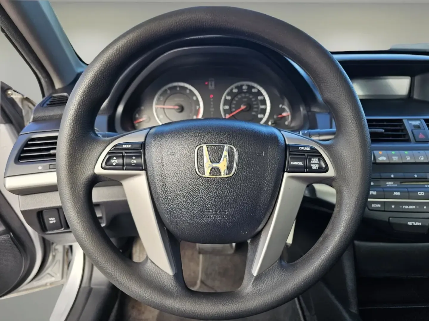 2010 Honda Accord Sdn EX (1HGCP2F70AA) with an Other engine, located at 1430 Gateway Drive, Opelika, AL, 36801, (334) 239-0944, 32.637871, -85.409790 - ### Discover Your Perfect Ride: 2010 Honda Accord Sdn EX for Sale at Gils Auto<br /> <br /> Are you looking for a reliable sedan that seamlessly fits into your busy lifestyle? Whether you're commuting to work, running errands around Phenix City, or planning a weekend getaway, the 2010 Honda Accord S - Photo#11