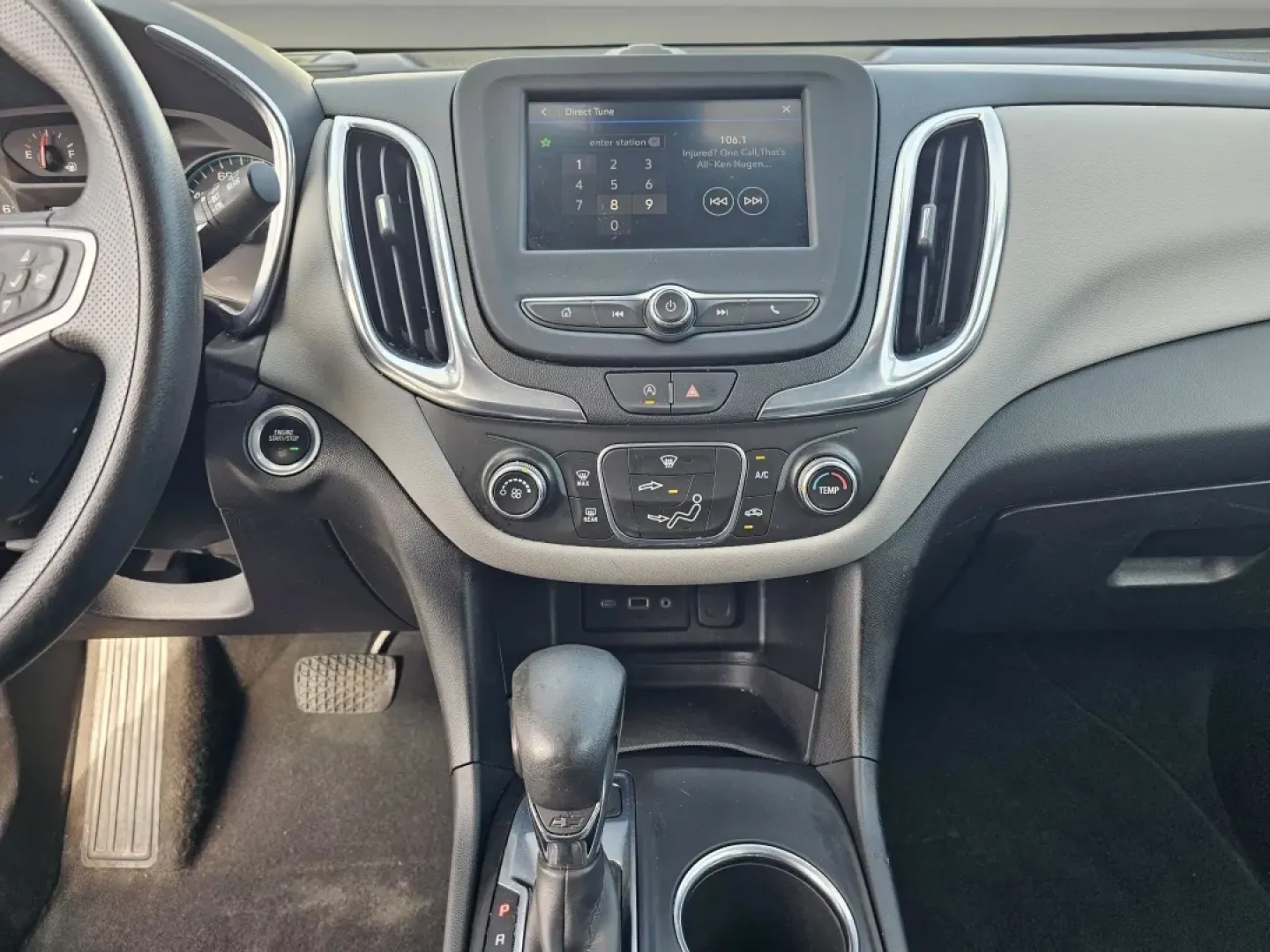 2022 /Medium Ash Gray Chevrolet Equinox LS (2GNAXSEV9N6) with an Other engine, located at 3959 U.S. 80 W, Phenix City, AL, 36870, (334) 297-4885, 32.469296, -85.135185 - **Explore Life with Confidence in the 2022 Chevrolet Equinox LS Perfect for Families on the Go!**<br /> <br /> At Gils Auto, located at 3959 U.S. 80 W, Phenix City, AL 36870, we understand that life is a journey best taken in a vehicle that suits your lifestyle. Whether you're a growing family navi - Photo#12