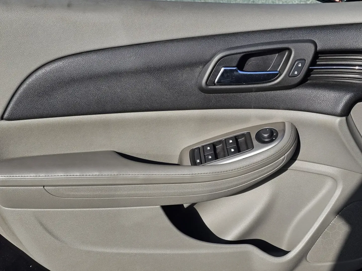 2015 /Jet Black/Titanium Chevrolet Malibu LS (1G11B5SL7FF) with an Other engine, located at 3959 U.S. 80 W, Phenix City, AL, 36870, (334) 297-4885, 32.469296, -85.135185 - 2015 Chevrolet Malibu LS - Photo#8