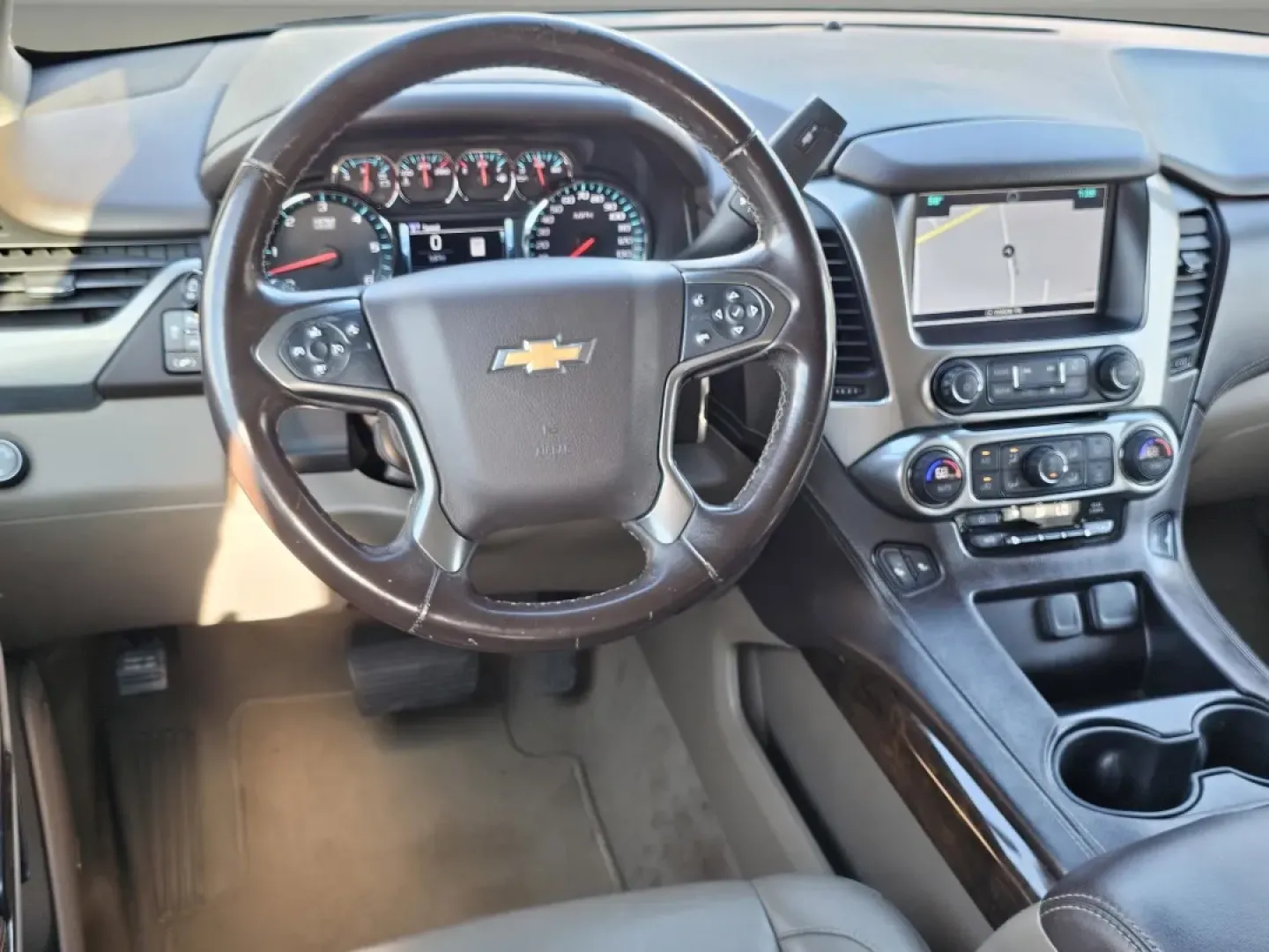 2019 /Cocoa/Dune Chevrolet Suburban LT (1GNSCHKCXKR) with an Other engine, located at 3959 U.S. 80 W, Phenix City, AL, 36870, (334) 297-4885, 32.469296, -85.135185 - **Unleash the Adventure in Your Life with the 2019 Chevrolet Suburban LT at Gils Auto in Phenix City, AL!**<br /> <br /> Are you ready to elevate your family adventures or weekend getaways? This 2019 Chevrolet Suburban LT offers the perfect blend of space, luxury, and rugged capability, making it an - Photo#16