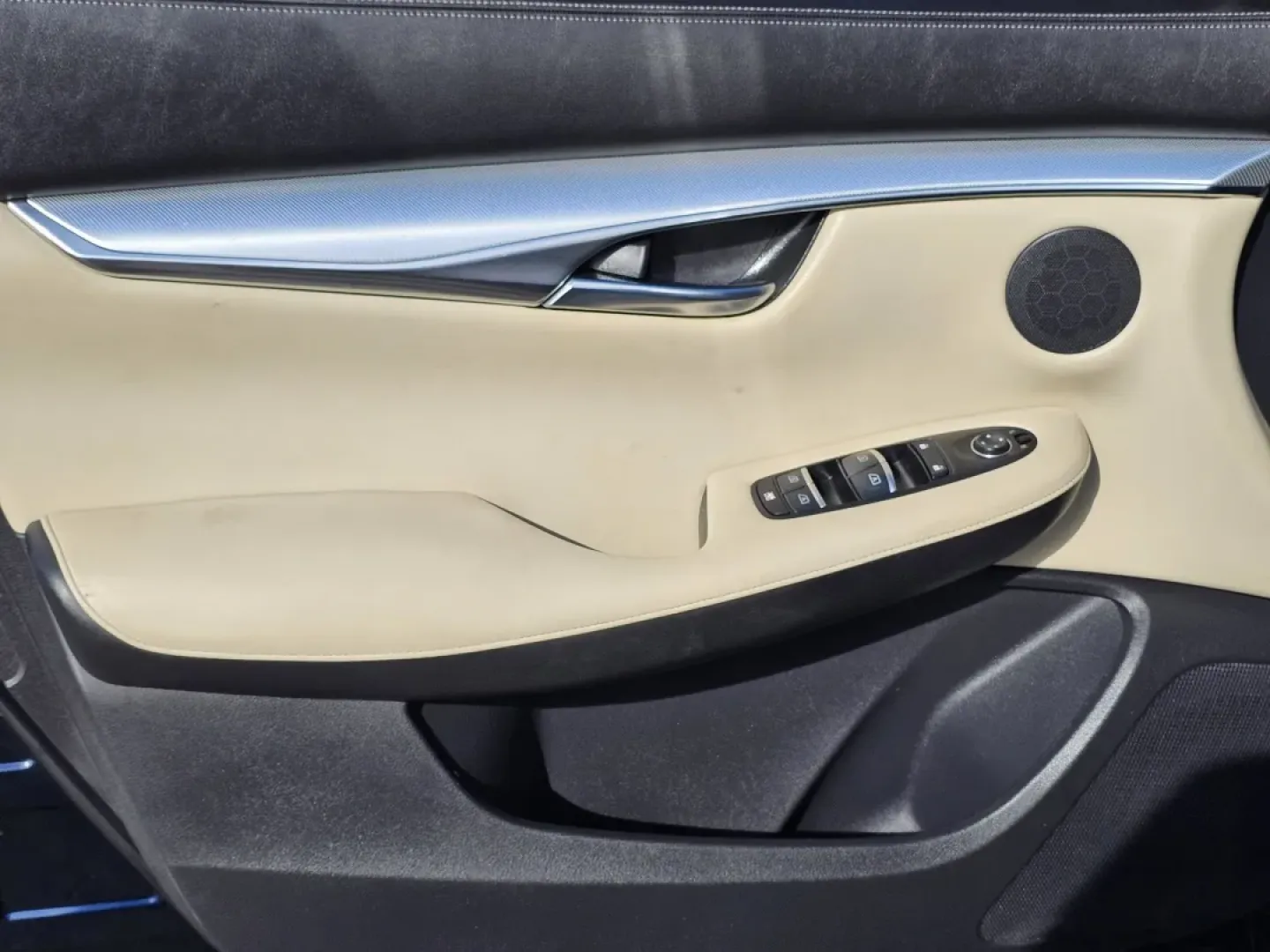 2019 /Wheat/Black Infiniti QX50 LUXE (3PCAJ5M32KF) with an Other engine, located at 3959 U.S. 80 W, Phenix City, AL, 36870, (334) 297-4885, 32.469296, -85.135185 - **Elevate Your Driving Experience with This 2019 Infiniti QX50 LUXE AWD**<br /> <br /> Are you ready to enhance your daily commute or take your family adventures to a whole new level? Look no further than this stunning 2019 Infiniti QX50 LUXE, available now at Gils Auto in Phenix City, AL. This luxu - Photo#9