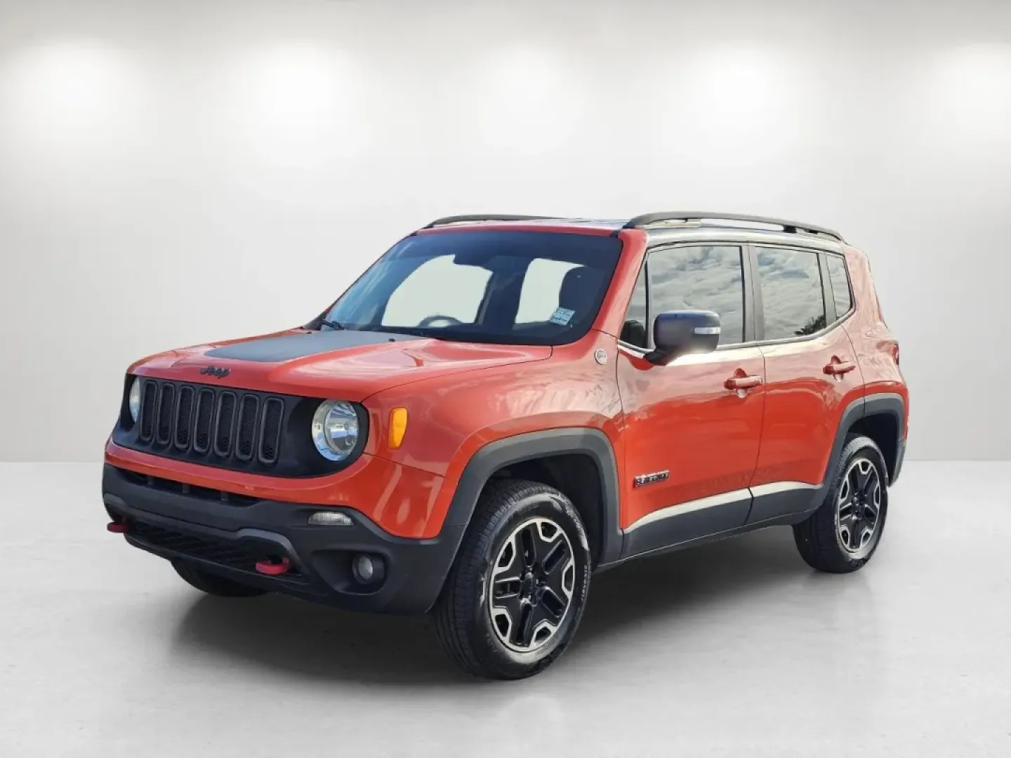 2016 /Black Jeep Renegade Trailhawk (ZACCJBCT8GP) with an Other engine, located at 3959 U.S. 80 W, Phenix City, AL, 36870, (334) 297-4885, 32.469296, -85.135185 - **Adventure Awaits with the 2016 Jeep Renegade Trailhawk!** <br /> <br /> If you're searching for an exhilarating ride that perfectly balances practicality with adventure, look no further than this stunning **2016 Jeep Renegade Trailhawk**. Ideal for weekend getaways or daily commutes, this crossove - Photo#1