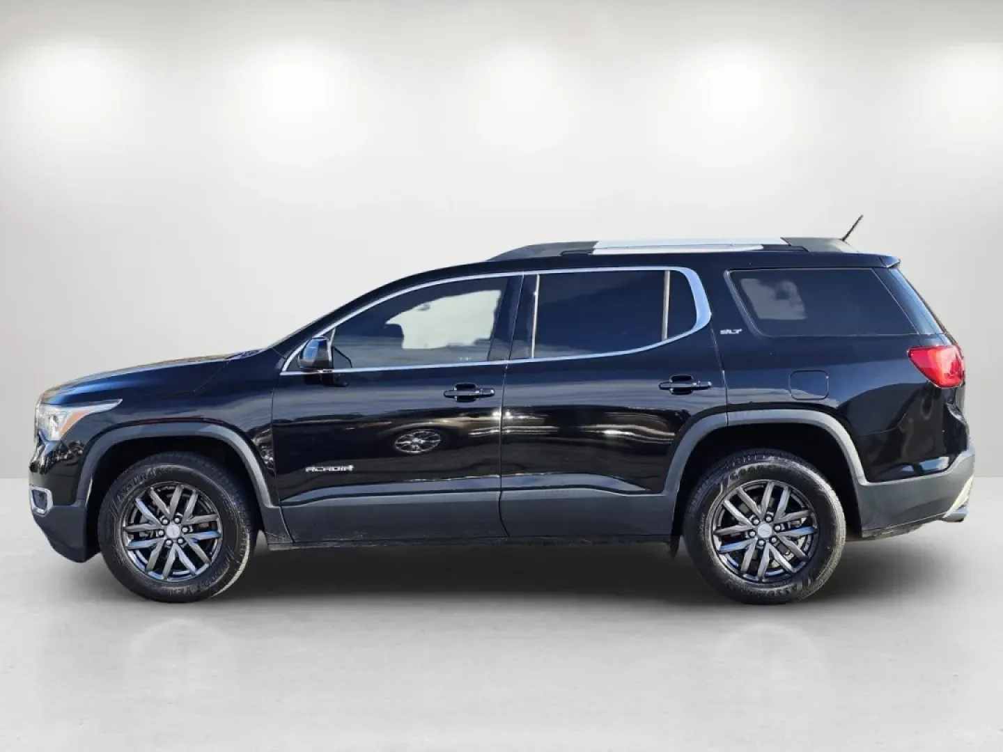 2017 /Jet Black GMC Acadia SLT (1GKKNMLSXHZ) with an Other engine, located at 3959 U.S. 80 W, Phenix City, AL, 36870, (334) 297-4885, 32.469296, -85.135185 - Are you ready to elevate your family adventures and daily commutes? Introducing the 2017 GMC Acadia SLT, a versatile SUV that seamlessly blends comfort, style, and functionality. This vehicle is not just a mode of transport; it's a lifestyle choice designed for growing families, weekend adventurers, - Photo#8