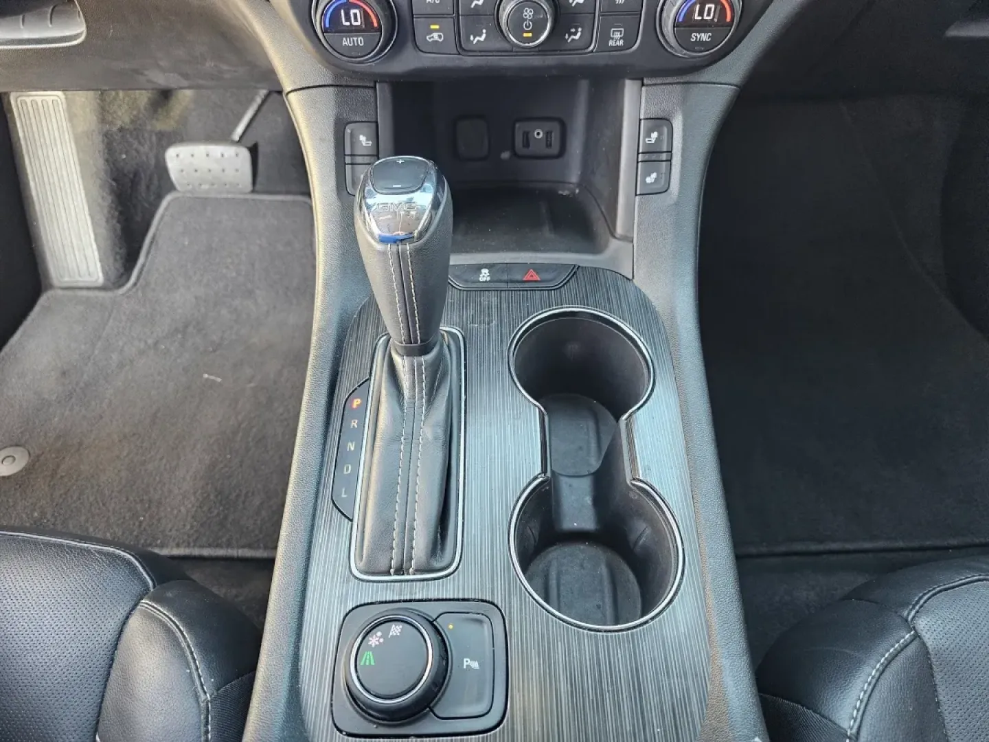 2017 /Jet Black GMC Acadia SLT (1GKKNMLSXHZ) with an Other engine, located at 3959 U.S. 80 W, Phenix City, AL, 36870, (334) 297-4885, 32.469296, -85.135185 - Are you ready to elevate your family adventures and daily commutes? Introducing the 2017 GMC Acadia SLT, a versatile SUV that seamlessly blends comfort, style, and functionality. This vehicle is not just a mode of transport; it's a lifestyle choice designed for growing families, weekend adventurers, - Photo#13