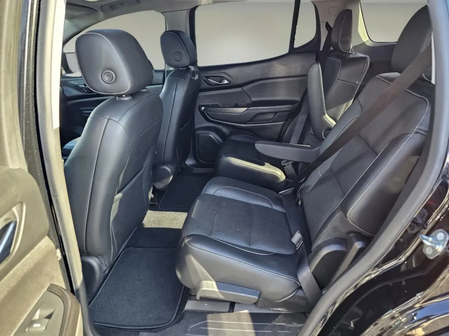 2017 /Jet Black GMC Acadia SLT (1GKKNMLSXHZ) with an Other engine, located at 3959 U.S. 80 W, Phenix City, AL, 36870, (334) 297-4885, 32.469296, -85.135185 - Are you ready to elevate your family adventures and daily commutes? Introducing the 2017 GMC Acadia SLT, a versatile SUV that seamlessly blends comfort, style, and functionality. This vehicle is not just a mode of transport; it's a lifestyle choice designed for growing families, weekend adventurers, - Photo#15