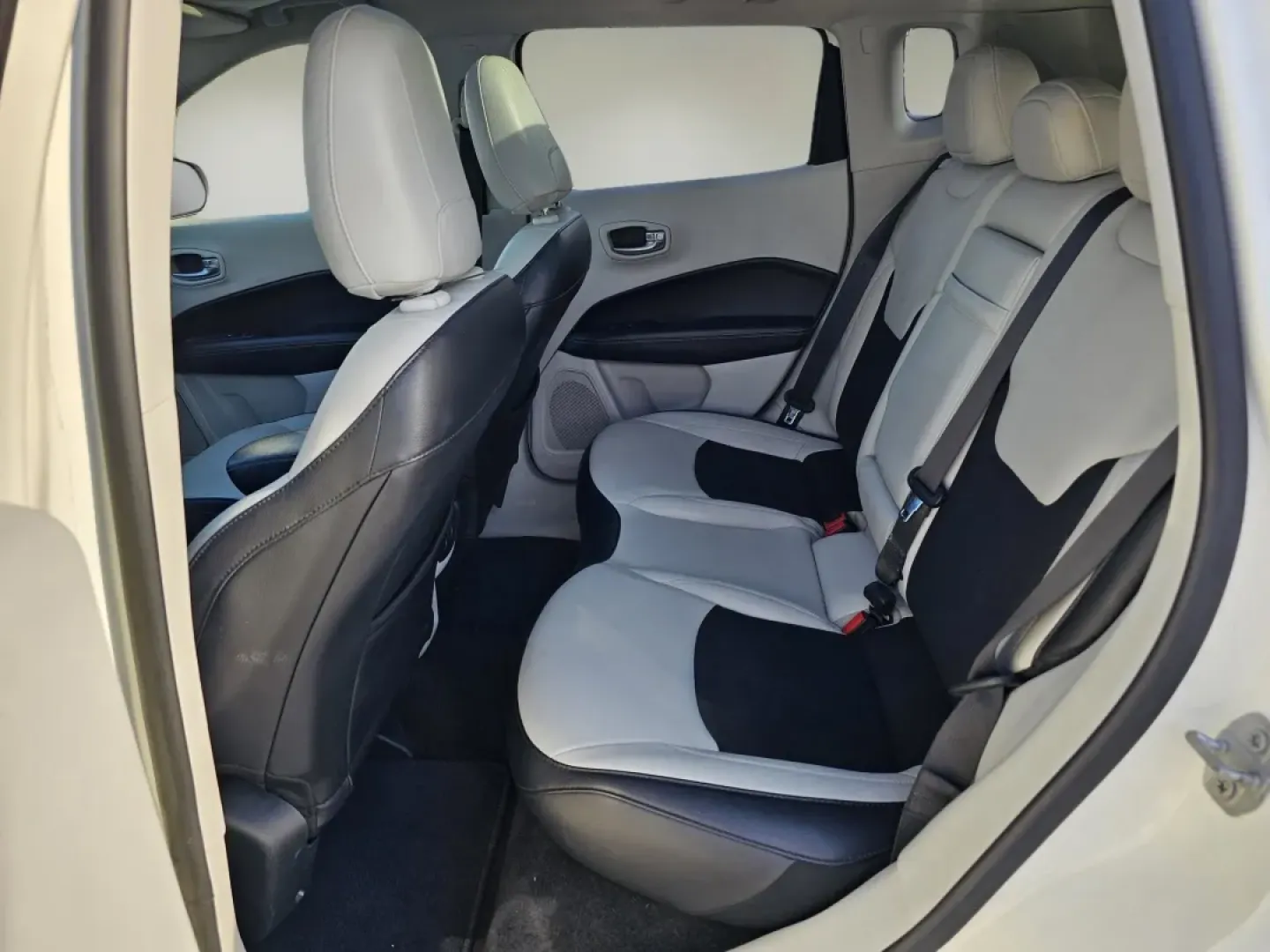 2019 /Ski Gray/Black Jeep Compass Latitude w/Sun/Wheel Pkg (3C4NJCBB5KT) with an Other engine, located at 1430 Gateway Drive, Opelika, AL, 36801, (334) 239-0944, 32.637871, -85.409790 - ### Discover Adventure with the 2019 Jeep Compass Latitude at Gils Auto - Phenix City!<br /> <br /> Are you ready to elevate your driving experience? The 2019 Jeep Compass Latitude is the perfect companion for both your daily commute and weekend getaways. With its rugged style and versatile features - Photo#14