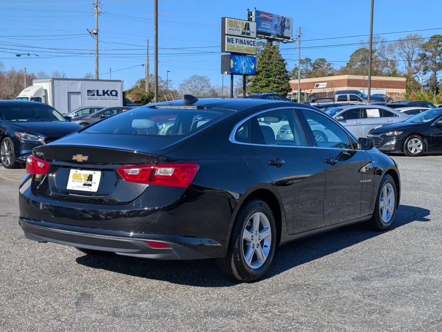2022 /Dark Atmosphere/ Medium Ash Gray Chevrolet Malibu LS (1G1ZC5ST7NF) with an Other engine, located at 3959 U.S. 80 W, Phenix City, AL, 36870, (334) 297-4885, 32.469296, -85.135185 - **Discover the Perfect Balance of Style and Comfort with the 2022 Chevrolet Malibu at Gils Auto - Phenix City**<br /> <br /> Are you looking for a reliable sedan that effortlessly combines modern technology, spacious comfort, and fuel efficiency? Whether you're commuting to work, shuttling the kids - Photo#4