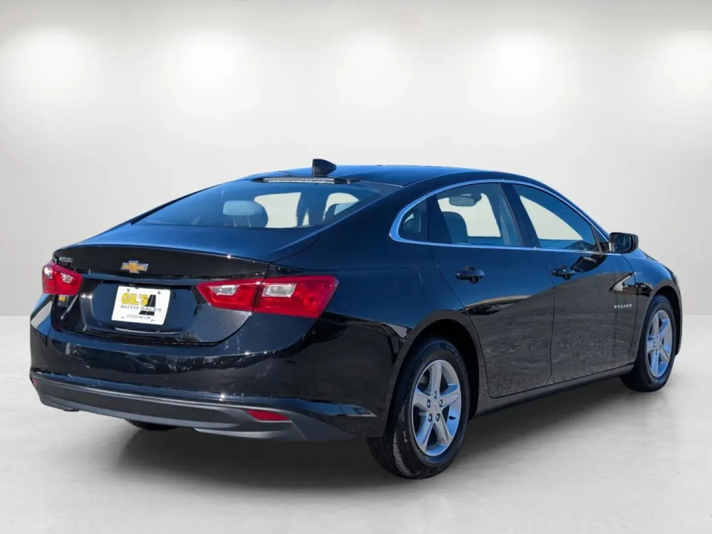 2022 /Dark Atmosphere/ Medium Ash Gray Chevrolet Malibu LS (1G1ZC5ST7NF) with an Other engine, located at 5115 14th Ave., Columbus, GA, 31904, (706) 323-0345, 32.511494, -84.971046 - **Discover the Perfect Balance of Style and Comfort with the 2022 Chevrolet Malibu at Gils Auto - Phenix City**<br /> <br /> Are you looking for a reliable sedan that effortlessly combines modern technology, spacious comfort, and fuel efficiency? Whether you're commuting to work, shuttling the kids - Photo#4