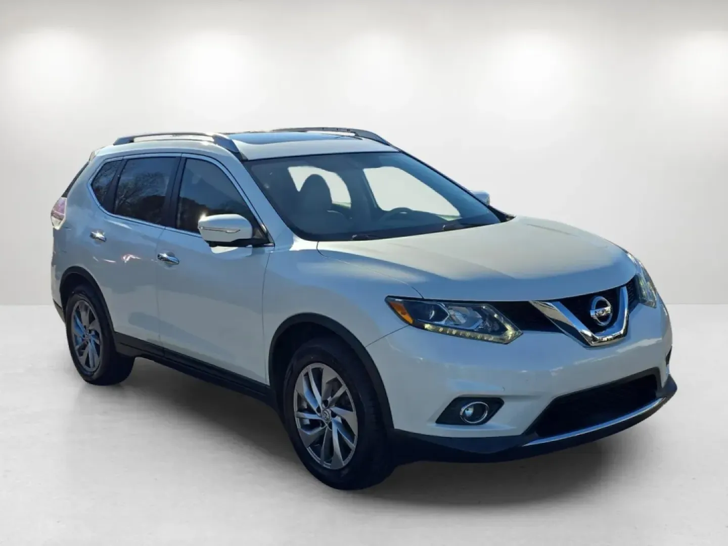 2015 /Almond Nissan Rogue SL (5N1AT2MT1FC) with an Other engine, located at 3959 U.S. 80 W, Phenix City, AL, 36870, (334) 297-4885, 32.469296, -85.135185 - **Discover Adventure and Comfort with the 2015 Nissan Rogue SL at Gils Auto!**<br /> <br /> Are you ready to elevate your driving experience and embrace the freedom of the open road? The 2015 Nissan Rogue SL is the perfect companion for weekend getaways, family outings, and daily commutes alike. Thi - Photo#3