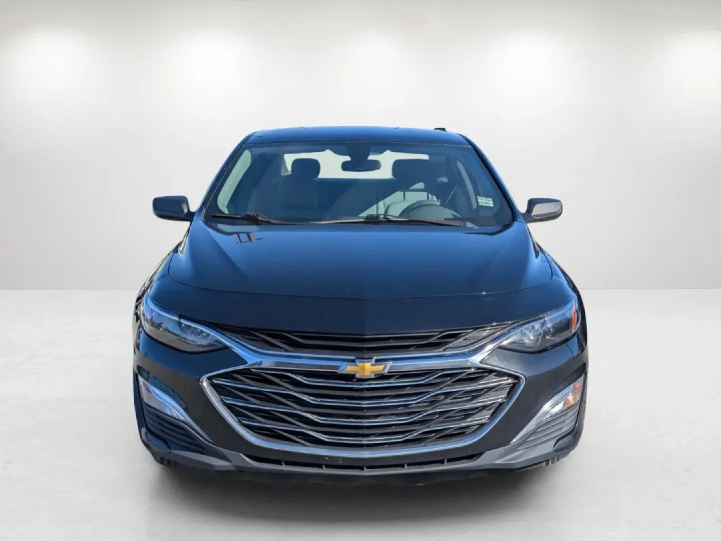 2022 /Dark Atmosphere/ Medium Ash Gray Chevrolet Malibu LS (1G1ZC5ST1NF) with an Other engine, located at 3959 U.S. 80 W, Phenix City, AL, 36870, (334) 297-4885, 32.469296, -85.135185 - **Discover Your Next Adventure with the 2022 Chevrolet Malibu LS at Gils Auto!**<br /> <br /> Are you ready to upgrade your daily commute or family road trips? The 2022 Chevrolet Malibu LS is the perfect blend of style, comfort, and technology that caters to your busy lifestyle. Whether you're navig - Photo#1