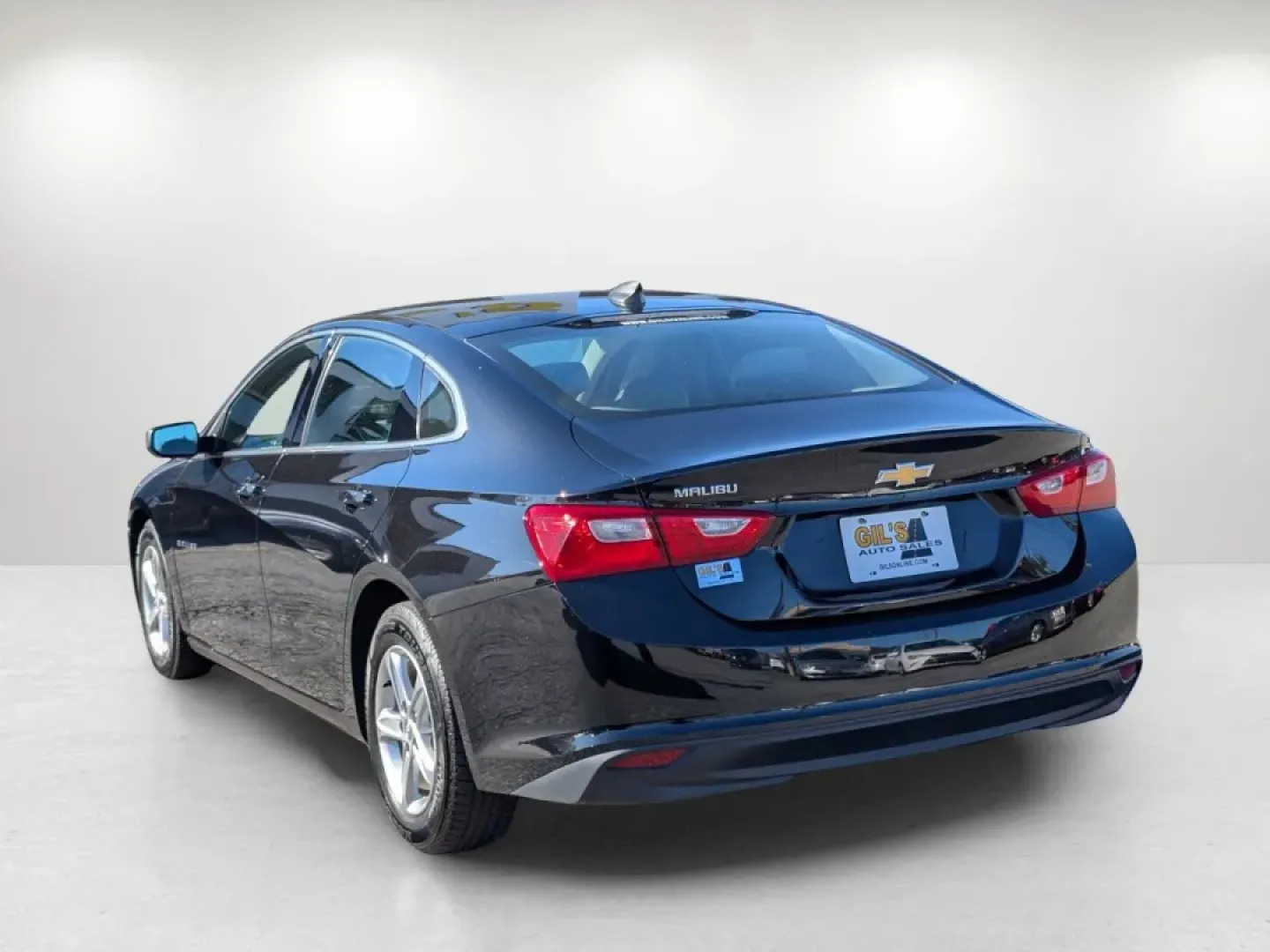 2022 /Dark Atmosphere/ Medium Ash Gray Chevrolet Malibu LS (1G1ZC5ST1NF) with an Other engine, located at 3959 U.S. 80 W, Phenix City, AL, 36870, (334) 297-4885, 32.469296, -85.135185 - **Discover Your Next Adventure with the 2022 Chevrolet Malibu LS at Gils Auto!**<br /> <br /> Are you ready to upgrade your daily commute or family road trips? The 2022 Chevrolet Malibu LS is the perfect blend of style, comfort, and technology that caters to your busy lifestyle. Whether you're navig - Photo#6