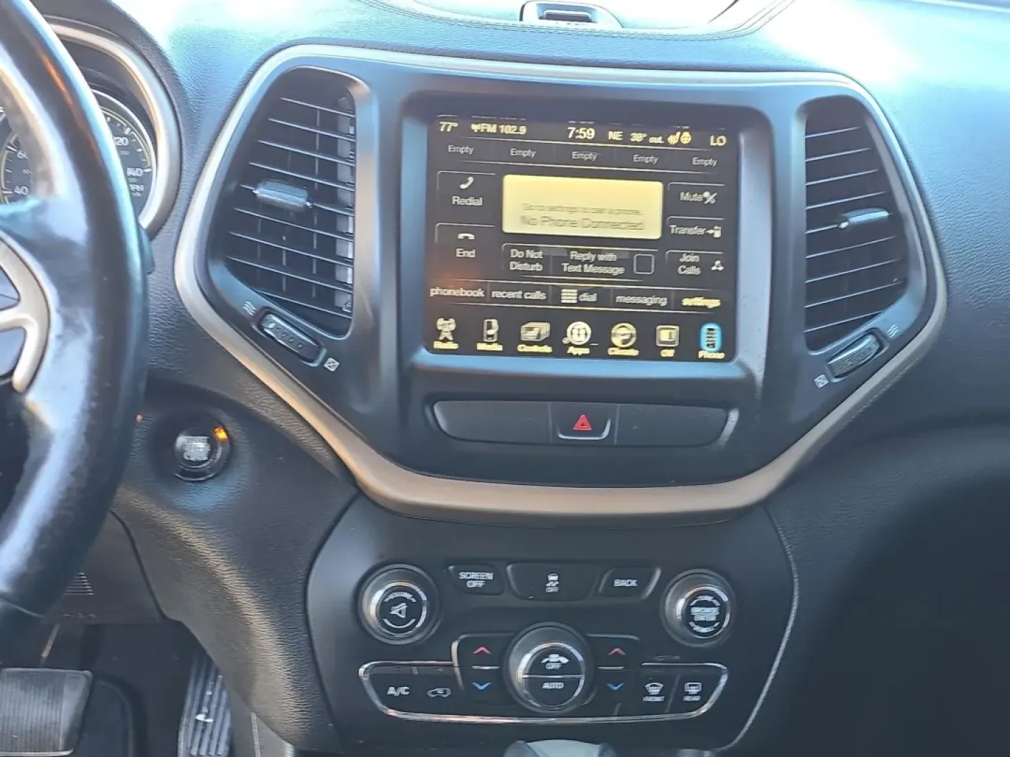 2016 /Black Jeep Cherokee Limited (1C4PJLDB0GW) with an Other engine, located at 3959 U.S. 80 W, Phenix City, AL, 36870, (334) 297-4885, 32.469296, -85.135185 - ### Discover Your Next Adventure with the 2016 Jeep Cherokee Limited at Gils Auto in Phenix City, AL!<br /> <br /> Picture this: You're ready for a weekend getaway, cruising down the scenic roads of Phenix City in your reliable 2016 Jeep Cherokee Limited. With its stylish Billet Silver Metallic Clea - Photo#15