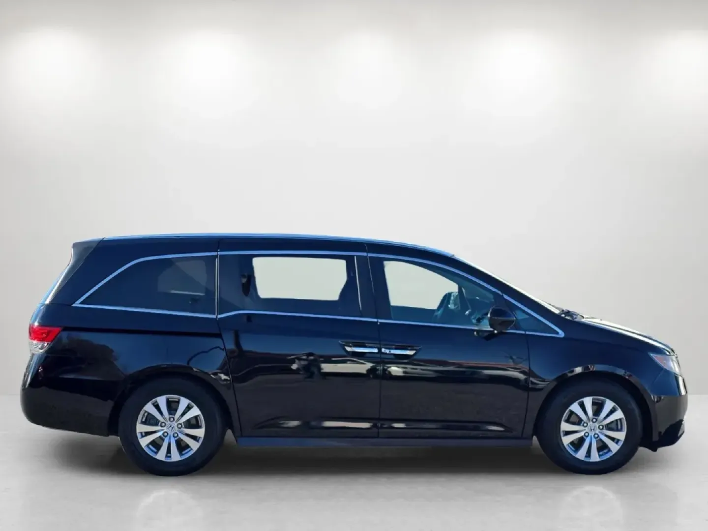 2014 Honda Odyssey EX-L (5FNRL5H68EB) with an Other engine, located at 3959 U.S. 80 W, Phenix City, AL, 36870, (334) 297-4885, 32.469296, -85.135185 - **Unleash Family Adventures with the 2014 Honda Odyssey EX-L at Gils Auto!**<br /> <br /> Are you searching for the perfect vehicle to elevate your family road trips and daily commutes? Look no further than the 2014 Honda Odyssey EX-L, an exceptional minivan designed to keep your family comfortable, - Photo#3