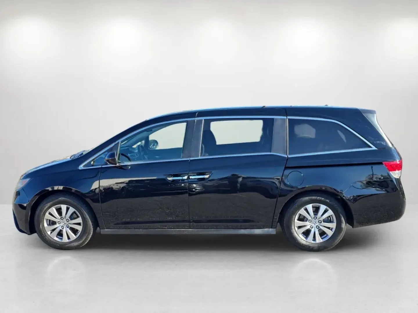 2014 Honda Odyssey EX-L (5FNRL5H68EB) with an Other engine, located at 3959 U.S. 80 W, Phenix City, AL, 36870, (334) 297-4885, 32.469296, -85.135185 - **Unleash Family Adventures with the 2014 Honda Odyssey EX-L at Gils Auto!**<br /> <br /> Are you searching for the perfect vehicle to elevate your family road trips and daily commutes? Look no further than the 2014 Honda Odyssey EX-L, an exceptional minivan designed to keep your family comfortable, - Photo#7