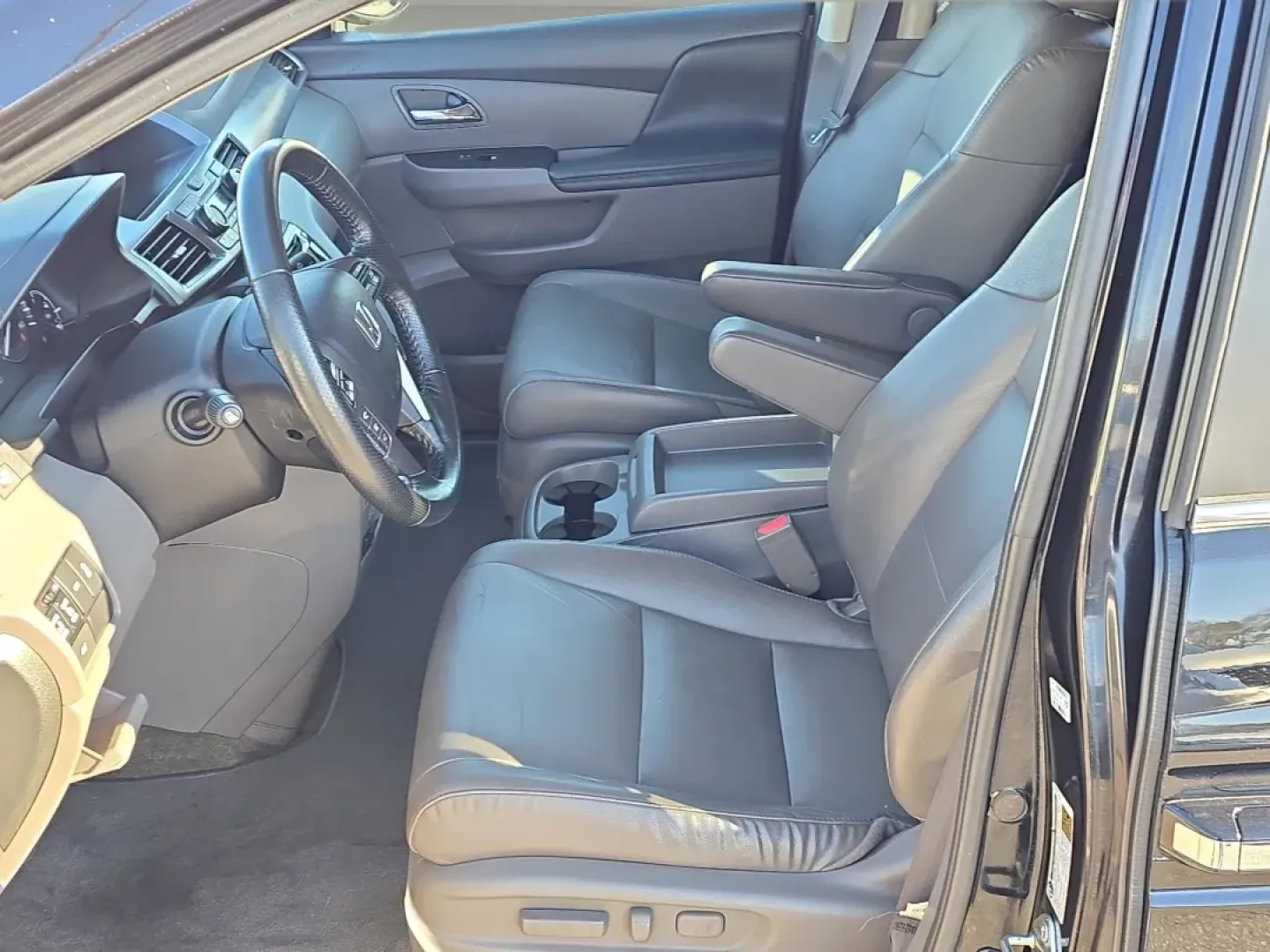 2014 Honda Odyssey EX-L (5FNRL5H68EB) with an Other engine, located at 3959 U.S. 80 W, Phenix City, AL, 36870, (334) 297-4885, 32.469296, -85.135185 - **Unleash Family Adventures with the 2014 Honda Odyssey EX-L at Gils Auto!**<br /> <br /> Are you searching for the perfect vehicle to elevate your family road trips and daily commutes? Look no further than the 2014 Honda Odyssey EX-L, an exceptional minivan designed to keep your family comfortable, - Photo#8