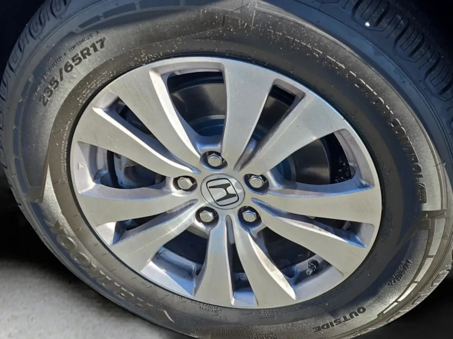 2014 Honda Odyssey EX-L (5FNRL5H68EB) with an Other engine, located at 3959 U.S. 80 W, Phenix City, AL, 36870, (334) 297-4885, 32.469296, -85.135185 - **Unleash Family Adventures with the 2014 Honda Odyssey EX-L at Gils Auto!**<br /> <br /> Are you searching for the perfect vehicle to elevate your family road trips and daily commutes? Look no further than the 2014 Honda Odyssey EX-L, an exceptional minivan designed to keep your family comfortable, - Photo#15