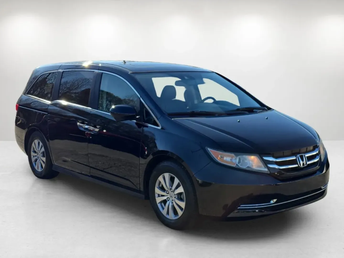 2014 Honda Odyssey EX-L (5FNRL5H68EB) with an Other engine, located at 1430 Gateway Drive, Opelika, AL, 36801, (334) 239-0944, 32.637871, -85.409790 - **Unleash Family Adventures with the 2014 Honda Odyssey EX-L at Gils Auto!**<br /> <br /> Are you searching for the perfect vehicle to elevate your family road trips and daily commutes? Look no further than the 2014 Honda Odyssey EX-L, an exceptional minivan designed to keep your family comfortable, - Photo#2