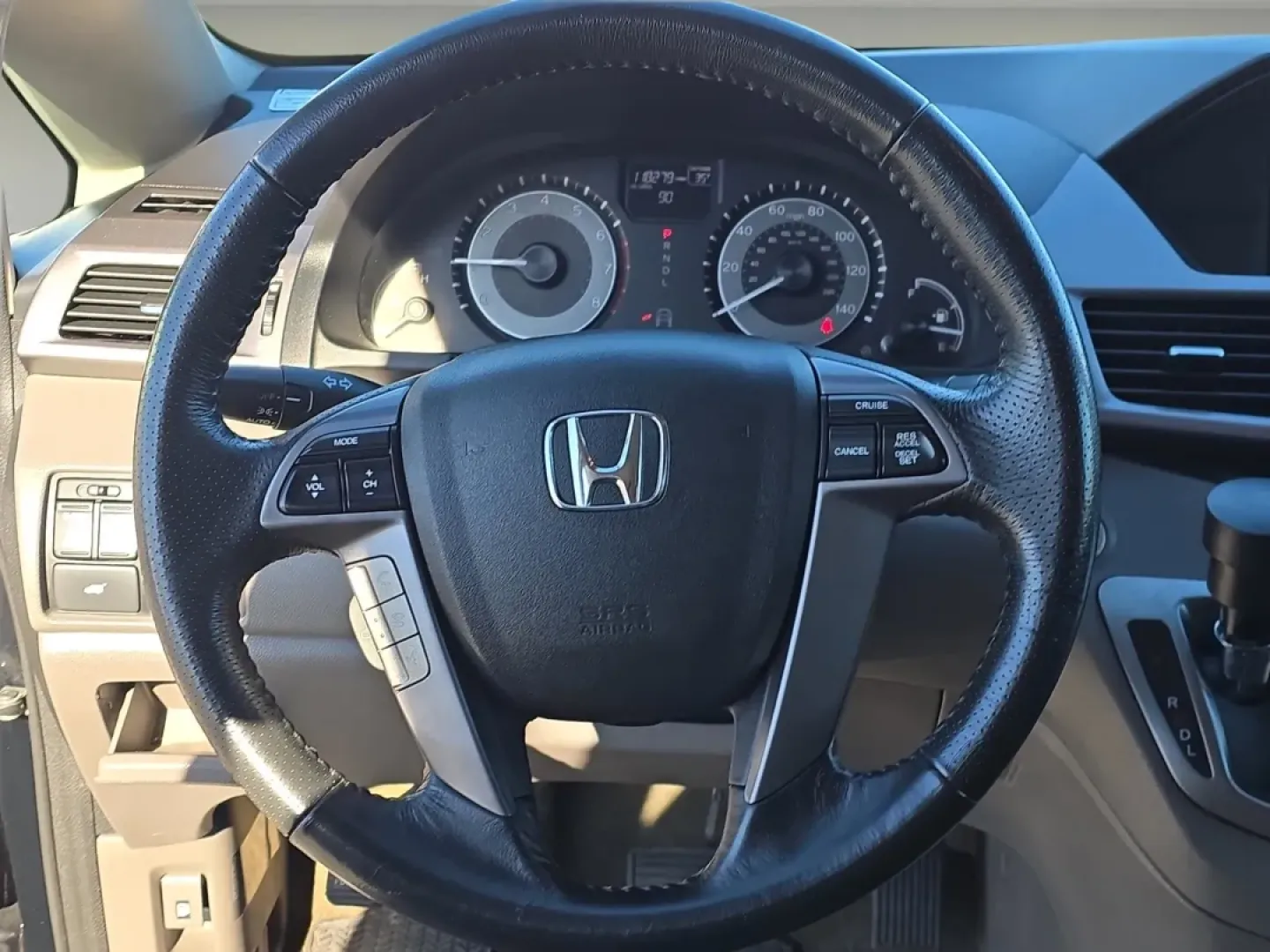 2014 Honda Odyssey EX-L (5FNRL5H68EB) with an Other engine, located at 1430 Gateway Drive, Opelika, AL, 36801, (334) 239-0944, 32.637871, -85.409790 - **Unleash Family Adventures with the 2014 Honda Odyssey EX-L at Gils Auto!**<br /> <br /> Are you searching for the perfect vehicle to elevate your family road trips and daily commutes? Look no further than the 2014 Honda Odyssey EX-L, an exceptional minivan designed to keep your family comfortable, - Photo#15