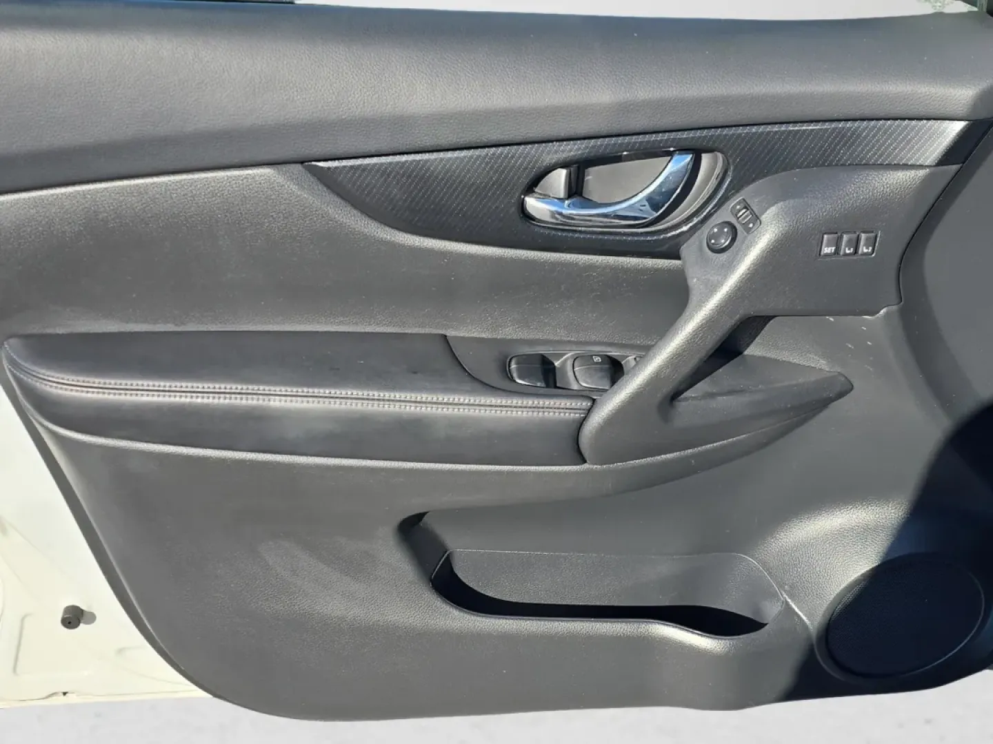 2019 /Charcoal Nissan Rogue SL (5N1AT2MT7KC) with an Other engine, located at 7000 Northlake Connector, Columbus, GA, 31904, (706) 987-8085, 32.524975, -84.978134 - ### Discover Your Next Adventure with the 2019 Nissan Rogue at Gils Auto Phenix City!<br /> <br /> Are you ready for the ultimate blend of comfort, style, and versatility? The 2019 Nissan Rogue SL is the perfect SUV for those who lead an active lifestyle. Whether you're commuting to work, taking th - Photo#9