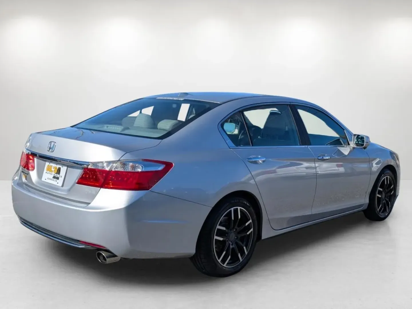 2013 Honda Accord Sdn EX-L (1HGCR2F80DA) with an Other engine, located at 3959 U.S. 80 W, Phenix City, AL, 36870, (334) 297-4885, 32.469296, -85.135185 - **Discover Your Perfect Ride for Adventure: 2013 Honda Accord EX-L at Gils Auto - Phenix City**<br /> <br /> Are you ready to elevate your driving experience? Whether you're commuting to work, running errands, or planning a weekend getaway, the 2013 Honda Accord EX-L is your ideal companion. With it - Photo#4