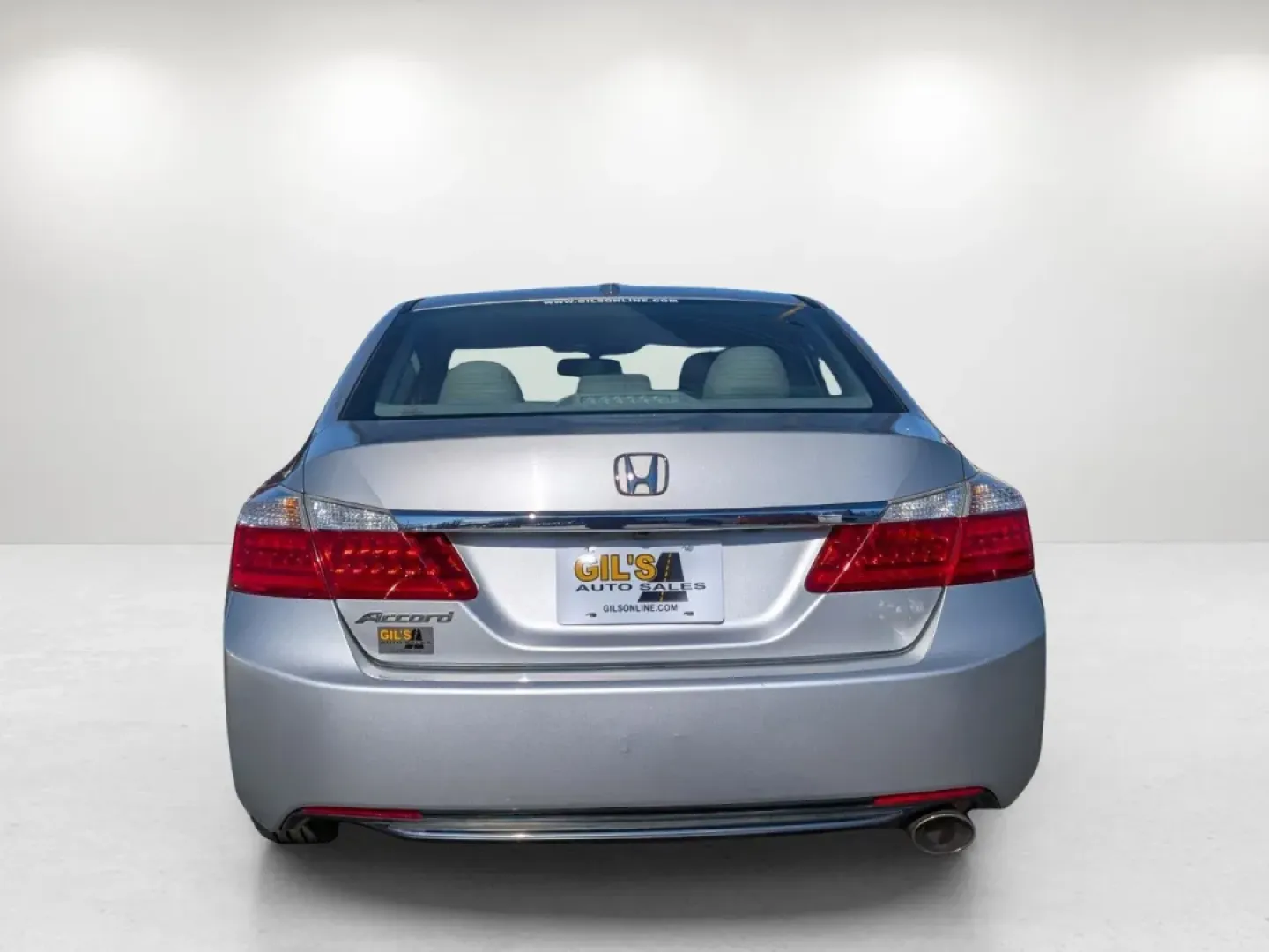 2013 Honda Accord Sdn EX-L (1HGCR2F80DA) with an Other engine, located at 1430 Gateway Drive, Opelika, AL, 36801, (334) 239-0944, 32.637871, -85.409790 - **Discover Your Perfect Ride for Adventure: 2013 Honda Accord EX-L at Gils Auto - Phenix City**<br /> <br /> Are you ready to elevate your driving experience? Whether you're commuting to work, running errands, or planning a weekend getaway, the 2013 Honda Accord EX-L is your ideal companion. With it - Photo#4