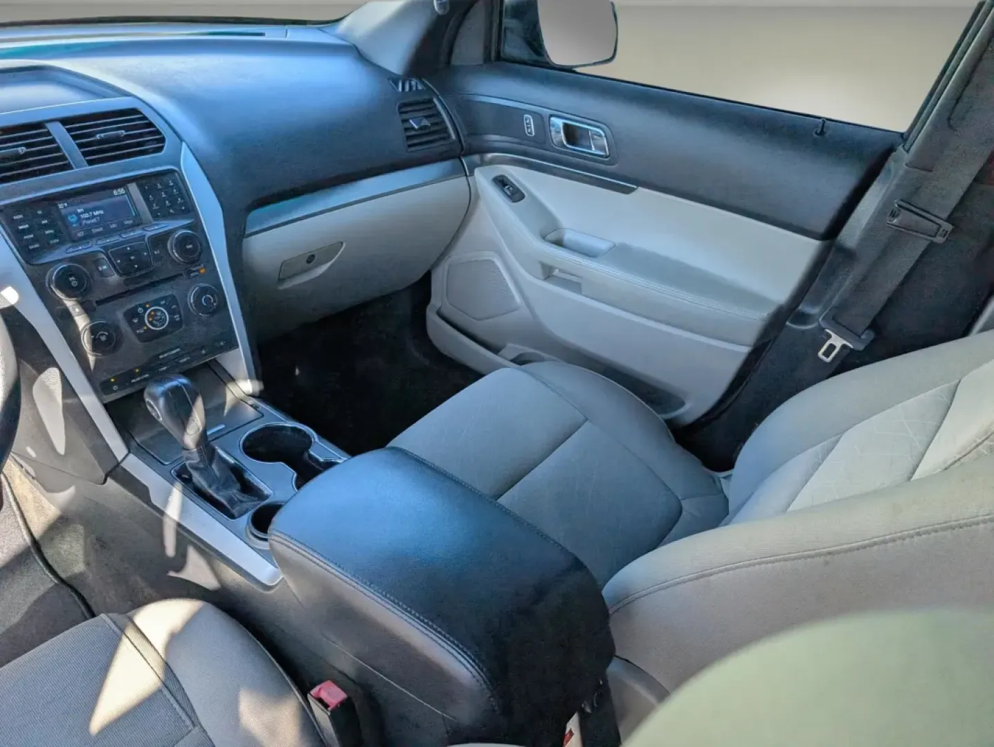 2015 /Medium Light Stone Ford Explorer Base (1FM5K7B88FG) with an Other engine, located at 3959 U.S. 80 W, Phenix City, AL, 36870, (334) 297-4885, 32.469296, -85.135185 - 2015 Ford Explorer Base - Photo#15