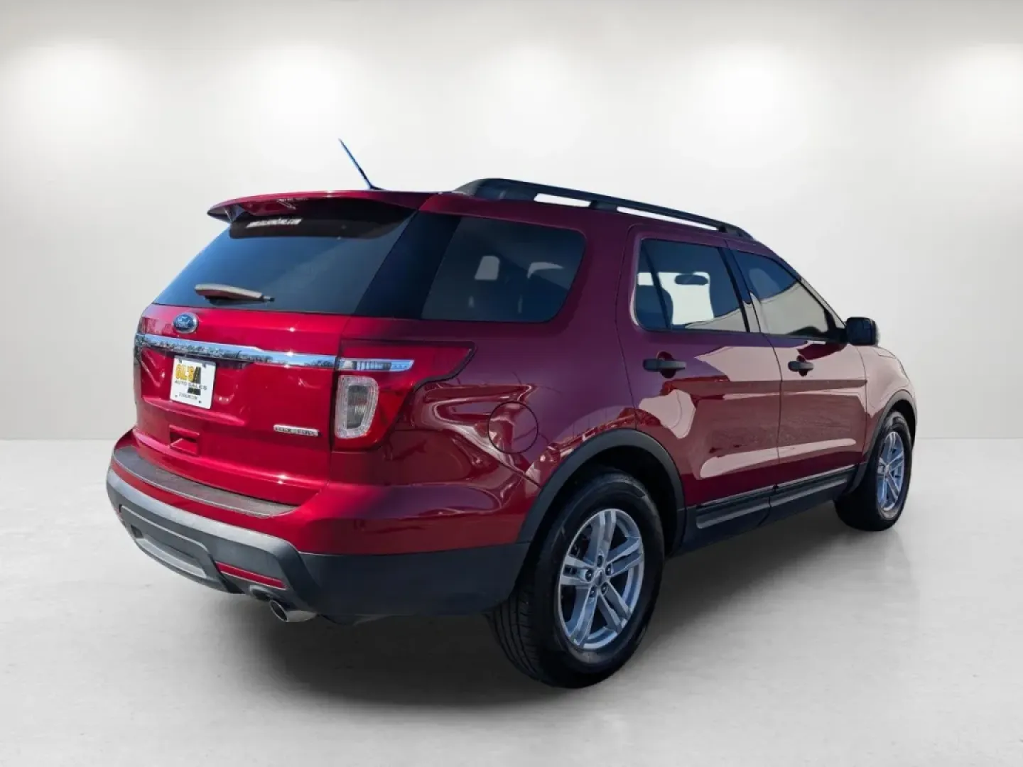 2015 /Medium Light Stone Ford Explorer Base (1FM5K7B88FG) with an Other engine, located at 1430 Gateway Drive, Opelika, AL, 36801, (334) 239-0944, 32.637871, -85.409790 - **Discover Adventure and Comfort in the 2015 Ford Explorer at Gils Auto!**<br /> <br /> Are you ready to elevate your family road trips or weekend adventures? Look no further than this 2015 Ford Explorer, an SUV designed for those who crave spaciousness, versatility, and modern technology. Perfect f - Photo#4