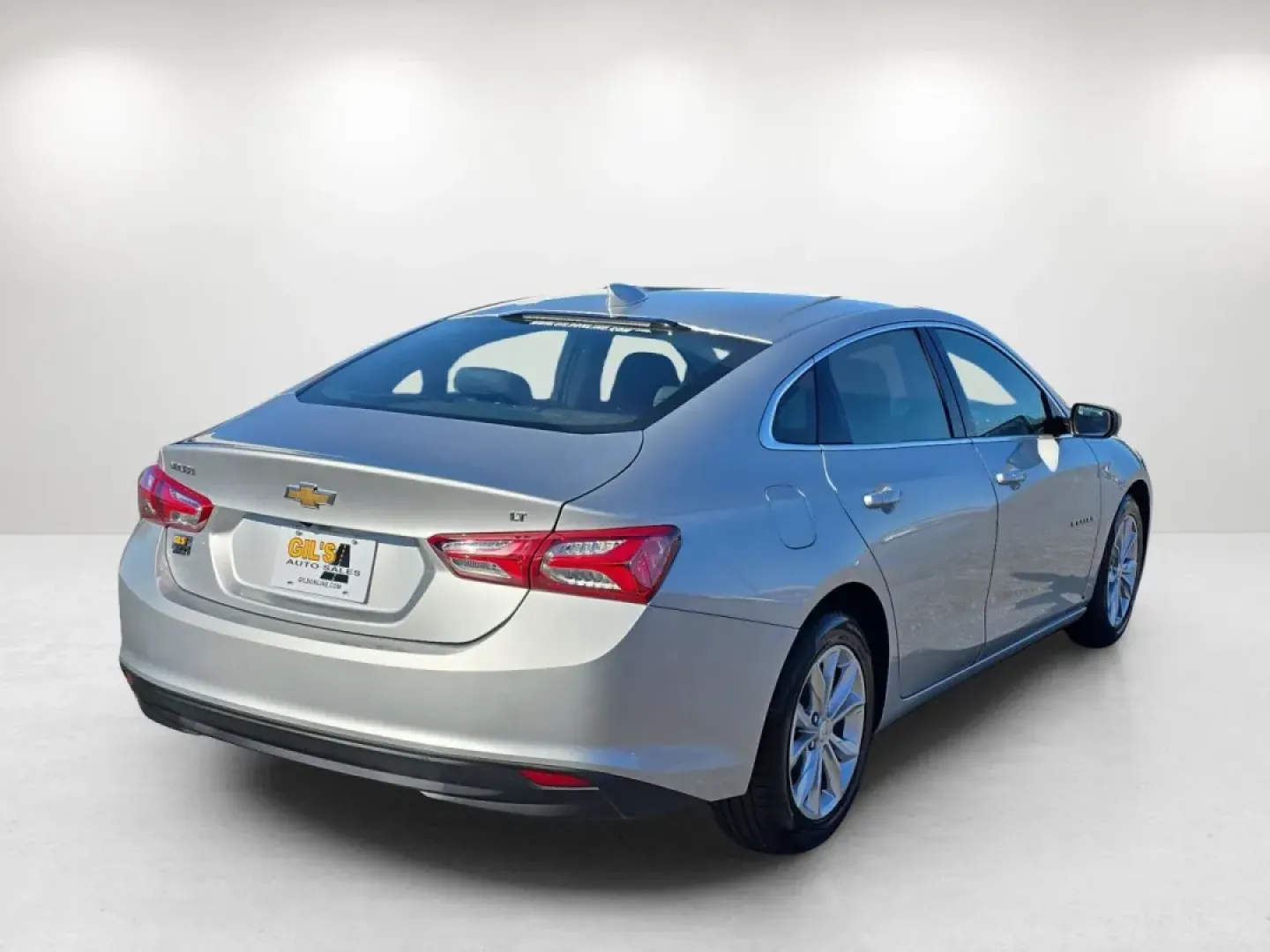 2020 /Jet Black Chevrolet Malibu LT (1G1ZD5ST2LF) with an Other engine, located at 7000 Northlake Connector, Columbus, GA, 31904, (706) 987-8085, 32.524975, -84.978134 - **Experience Your Ideal Daily Drive with the 2020 Chevrolet Malibu LT at Gils Auto in Phenix City!**<br /> <br /> Are you searching for a reliable sedan that perfectly balances style, comfort, and practicality? Look no further than the 2020 Chevrolet Malibu LT, available now at Gils Auto, your trust - Photo#4