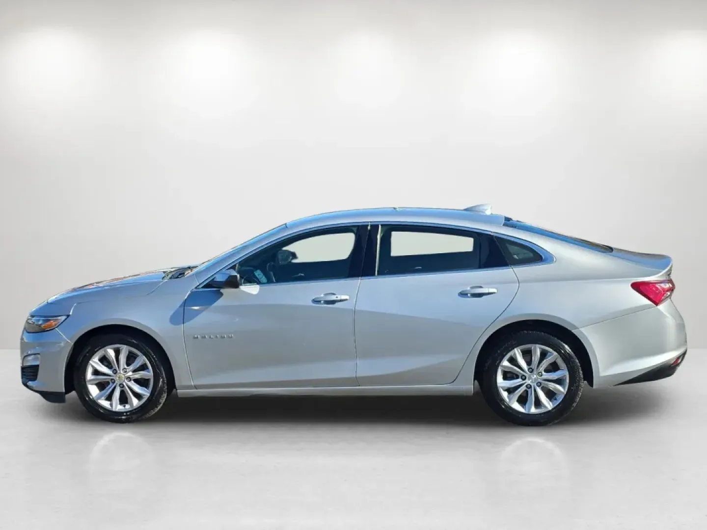 2020 /Jet Black Chevrolet Malibu LT (1G1ZD5ST2LF) with an Other engine, located at 7000 Northlake Connector, Columbus, GA, 31904, (706) 987-8085, 32.524975, -84.978134 - **Experience Your Ideal Daily Drive with the 2020 Chevrolet Malibu LT at Gils Auto in Phenix City!**<br /> <br /> Are you searching for a reliable sedan that perfectly balances style, comfort, and practicality? Look no further than the 2020 Chevrolet Malibu LT, available now at Gils Auto, your trust - Photo#7